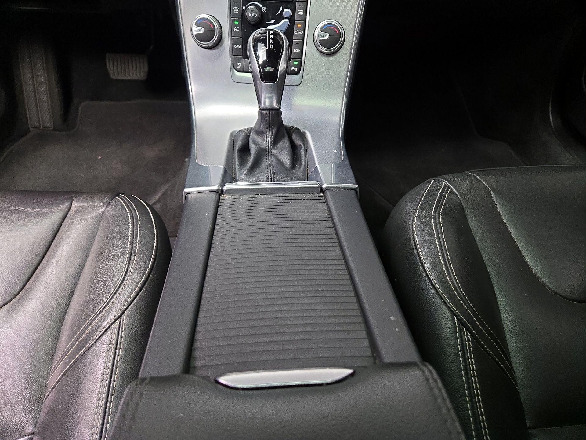 Thumbnail: 2017 Volvo S60 - 17