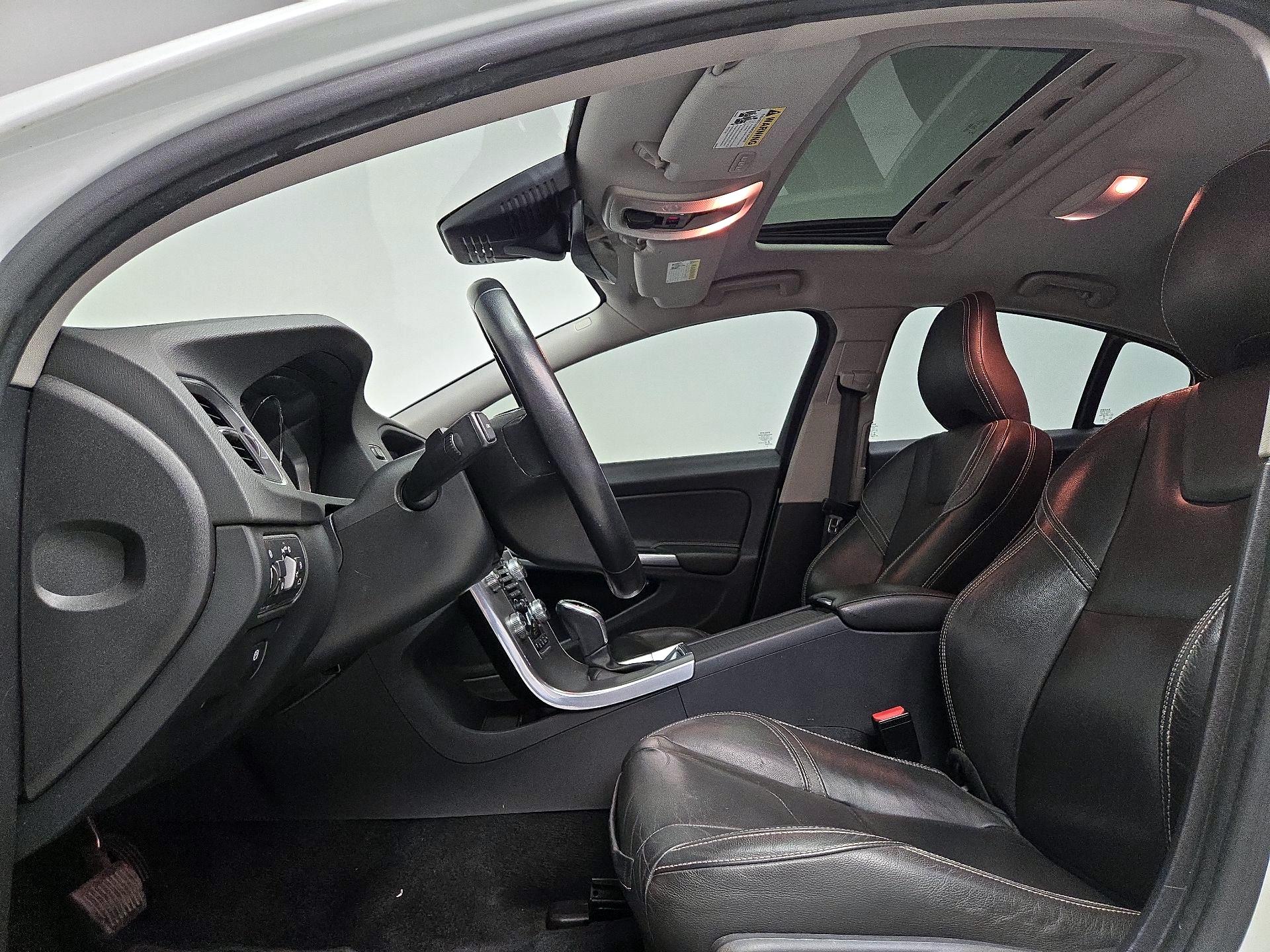 Thumbnail: 2017 Volvo S60 - 19