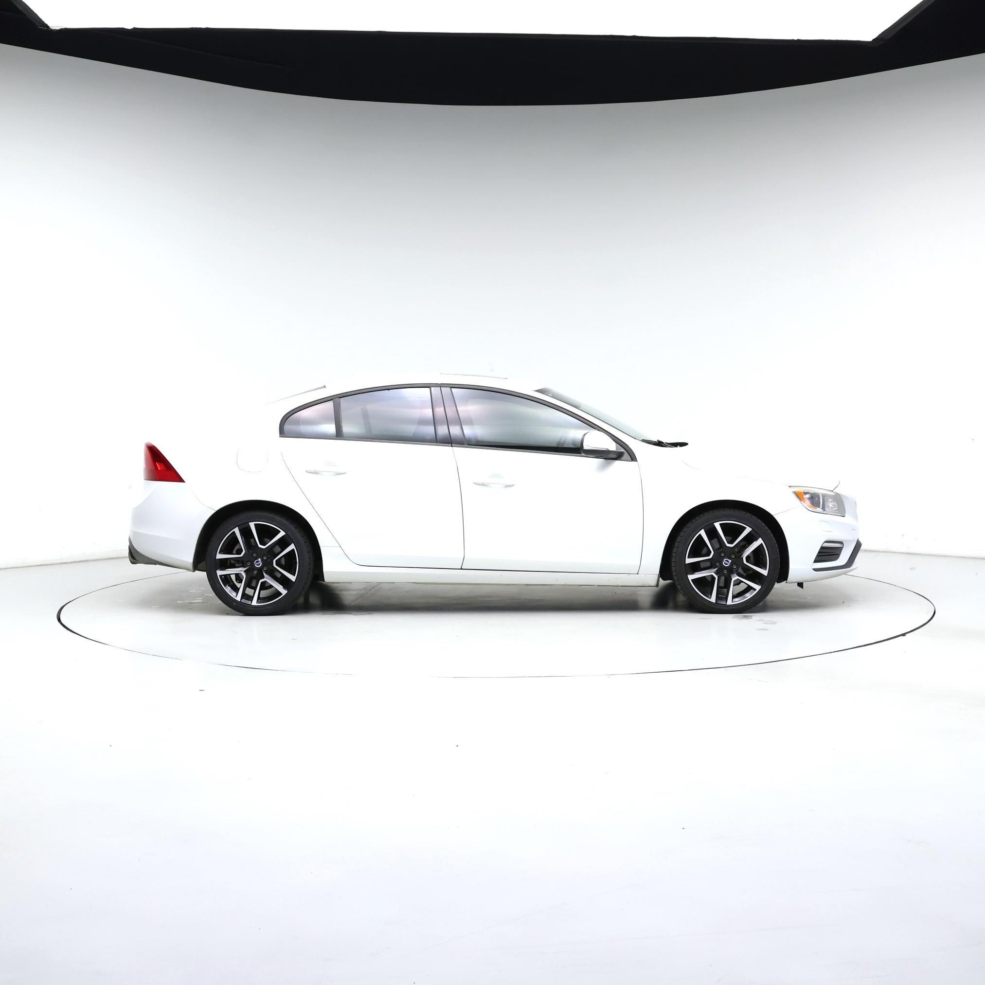 Thumbnail: 2017 Volvo S60 - 7