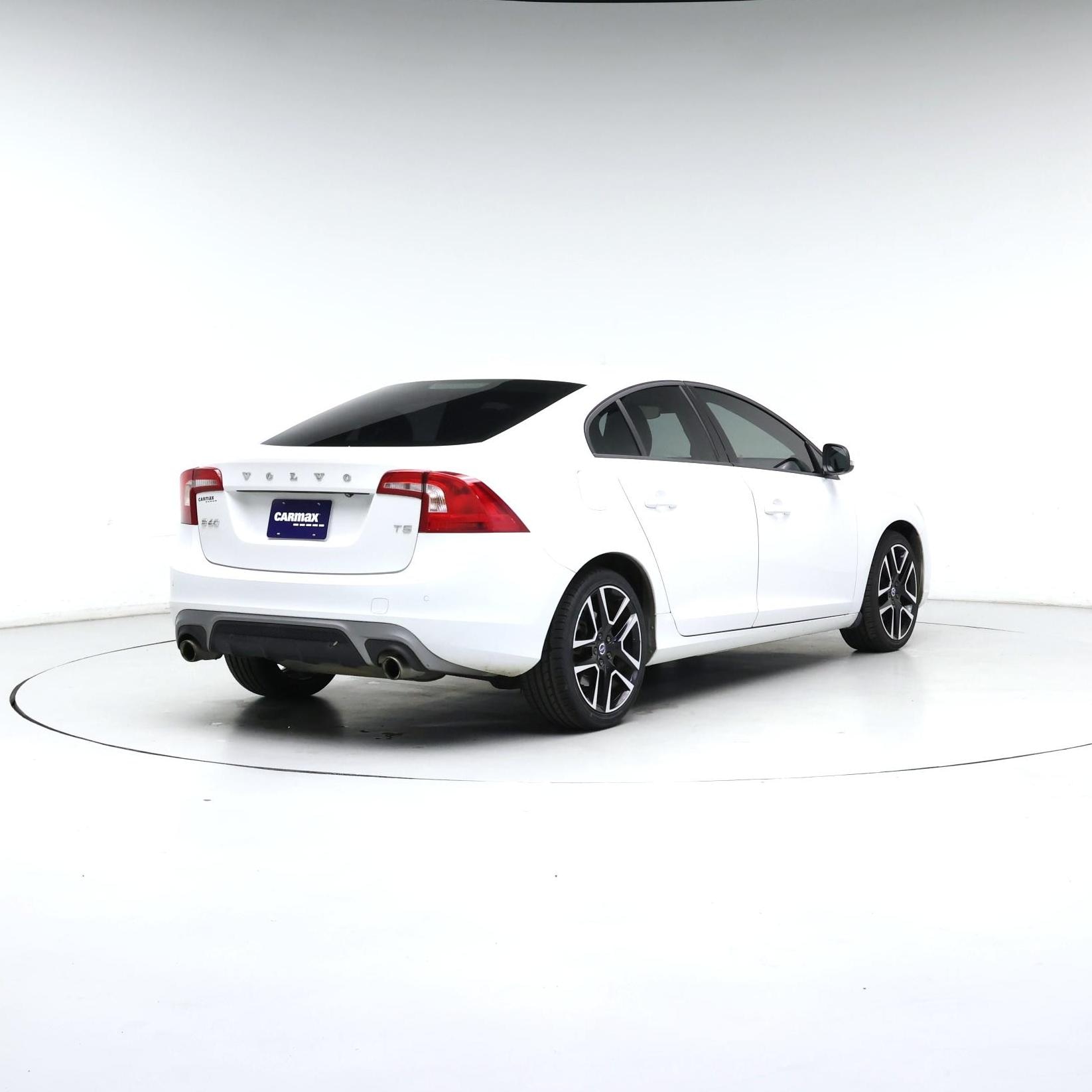 Thumbnail: 2017 Volvo S60 - 8