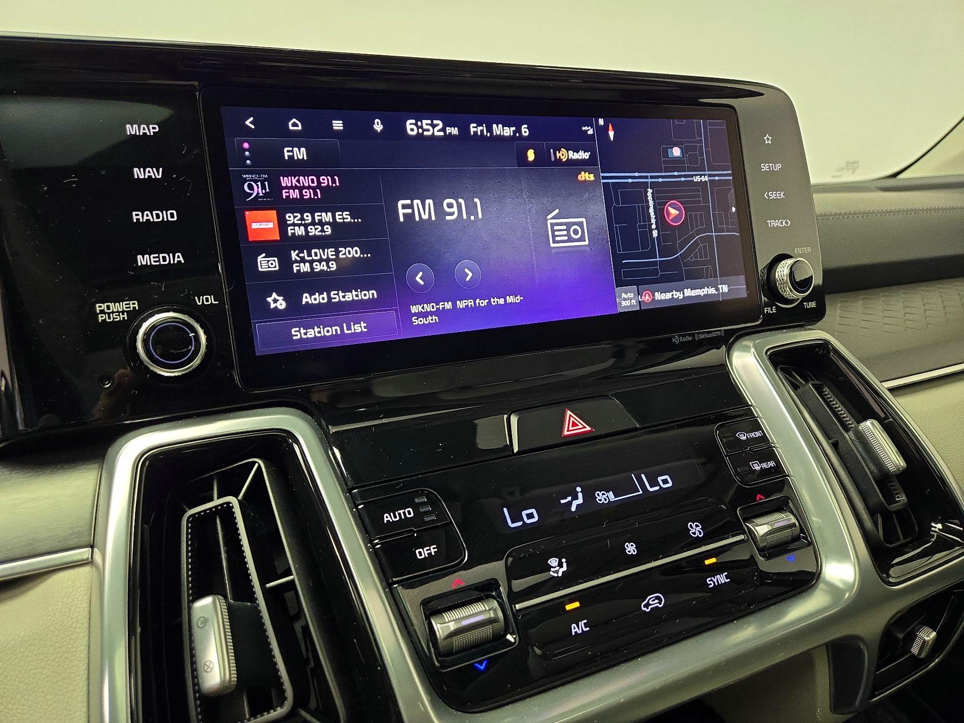 Thumbnail: 2023 Kia Sorento - 16