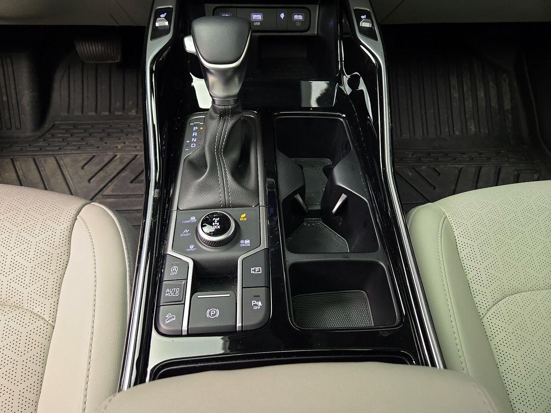 Thumbnail: 2023 Kia Sorento - 18