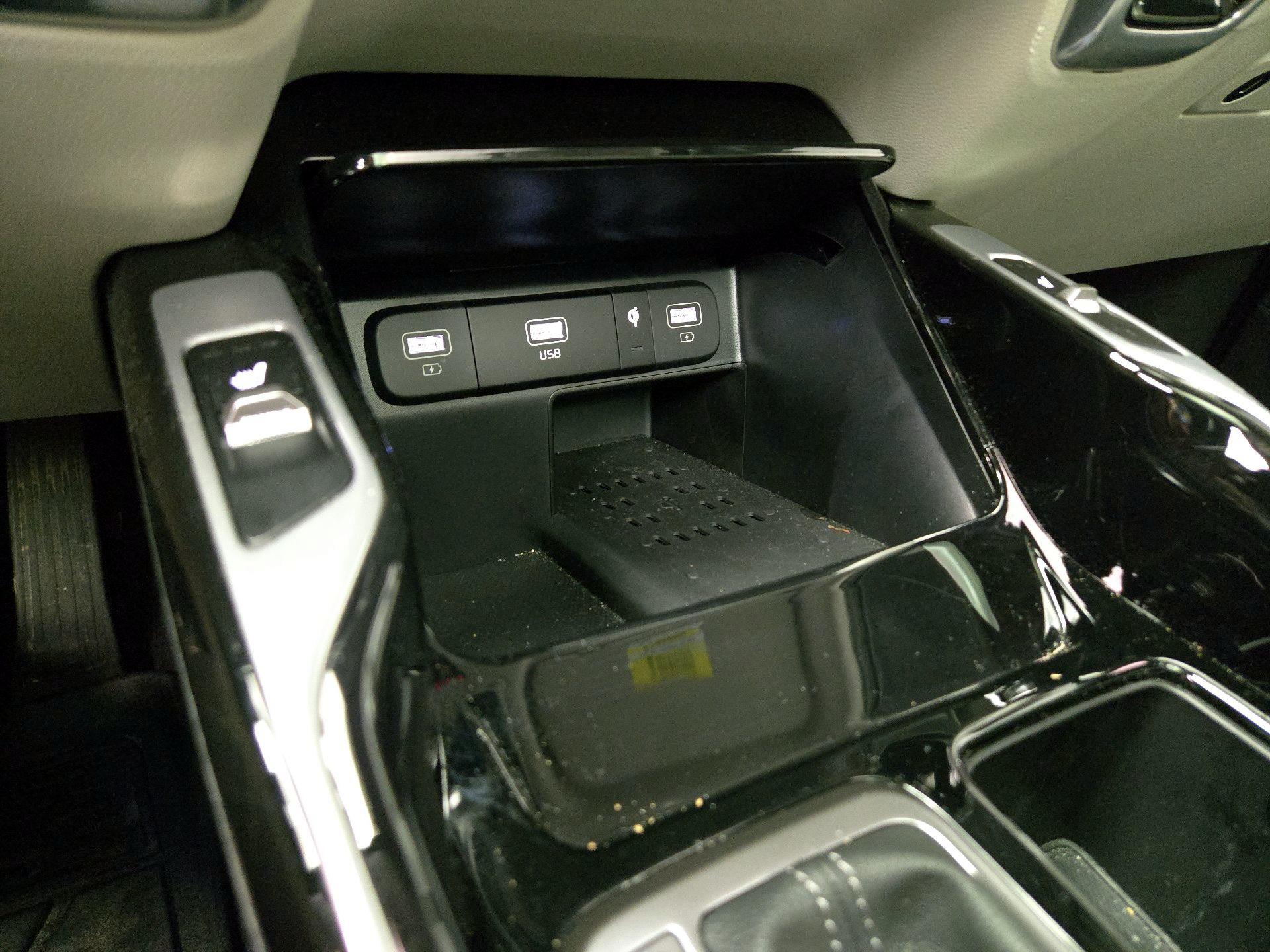 Thumbnail: 2023 Kia Sorento - 19