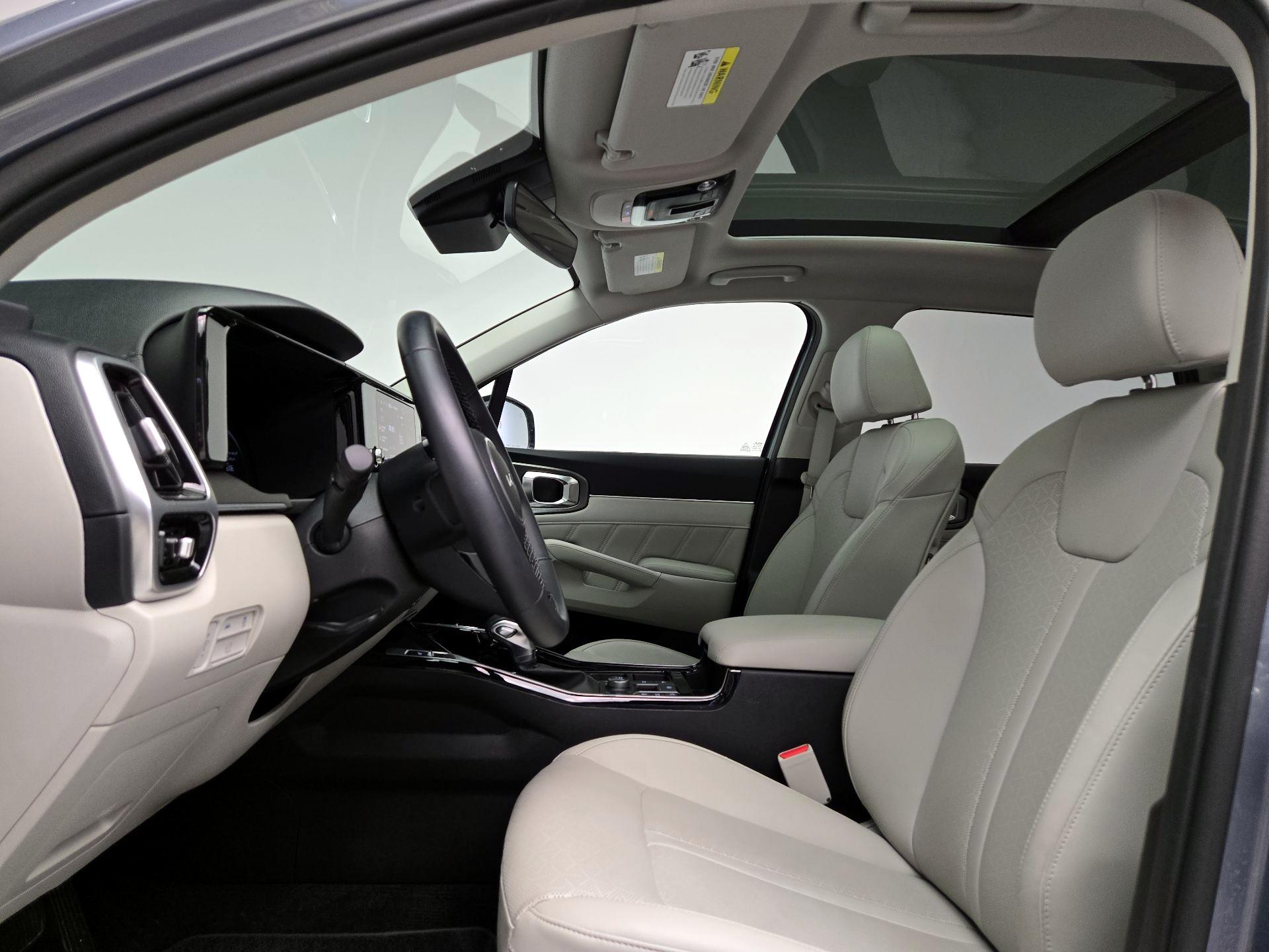 Thumbnail: 2023 Kia Sorento - 20