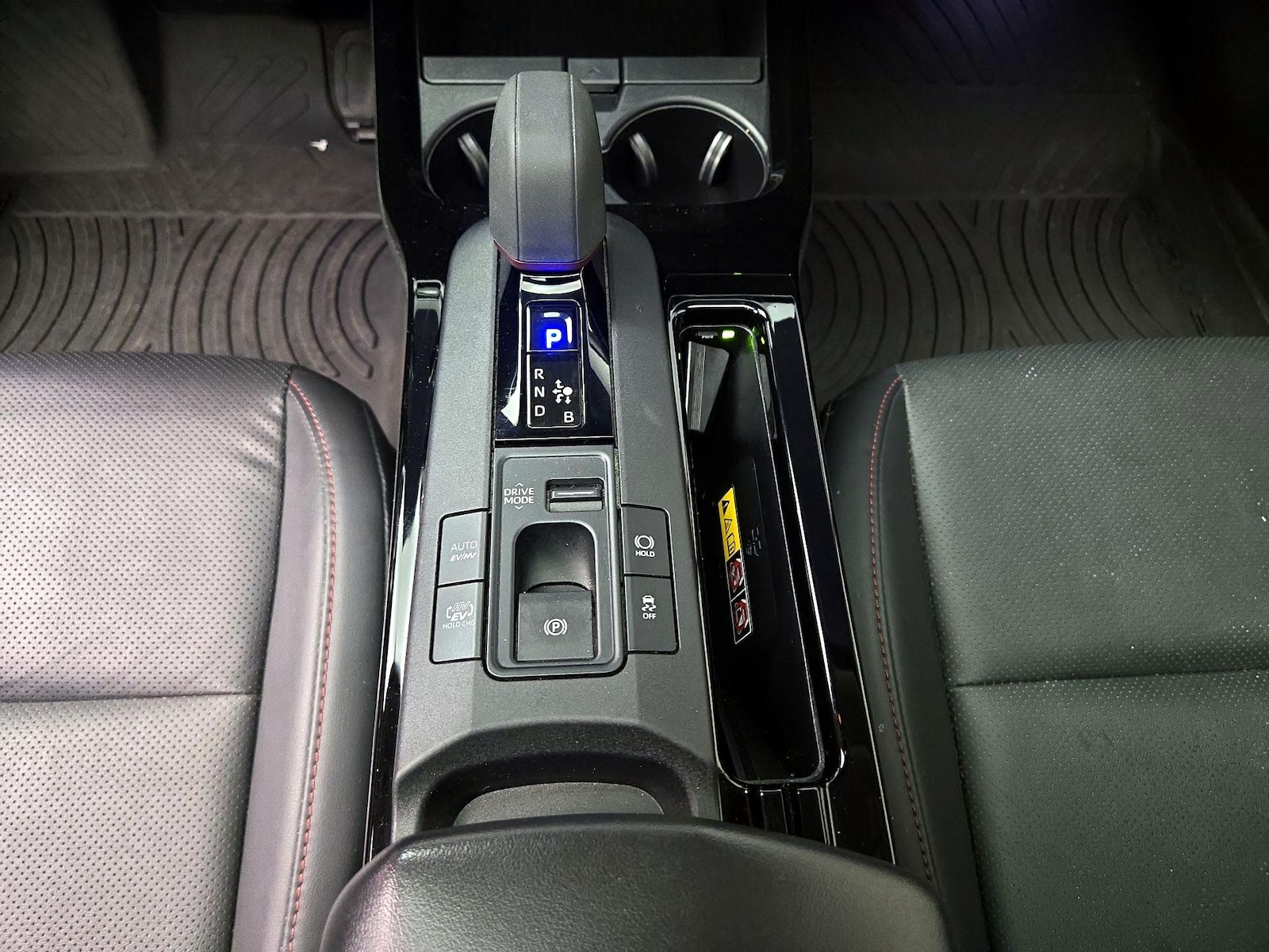 2023 Toyota Prius Prime XSE - Photo 18