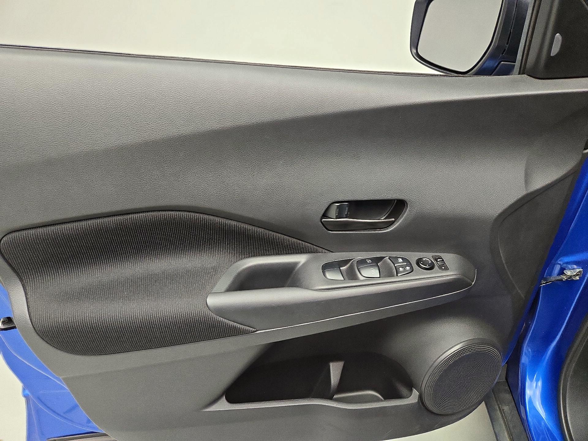 Thumbnail: 2021 Nissan Kicks - 12