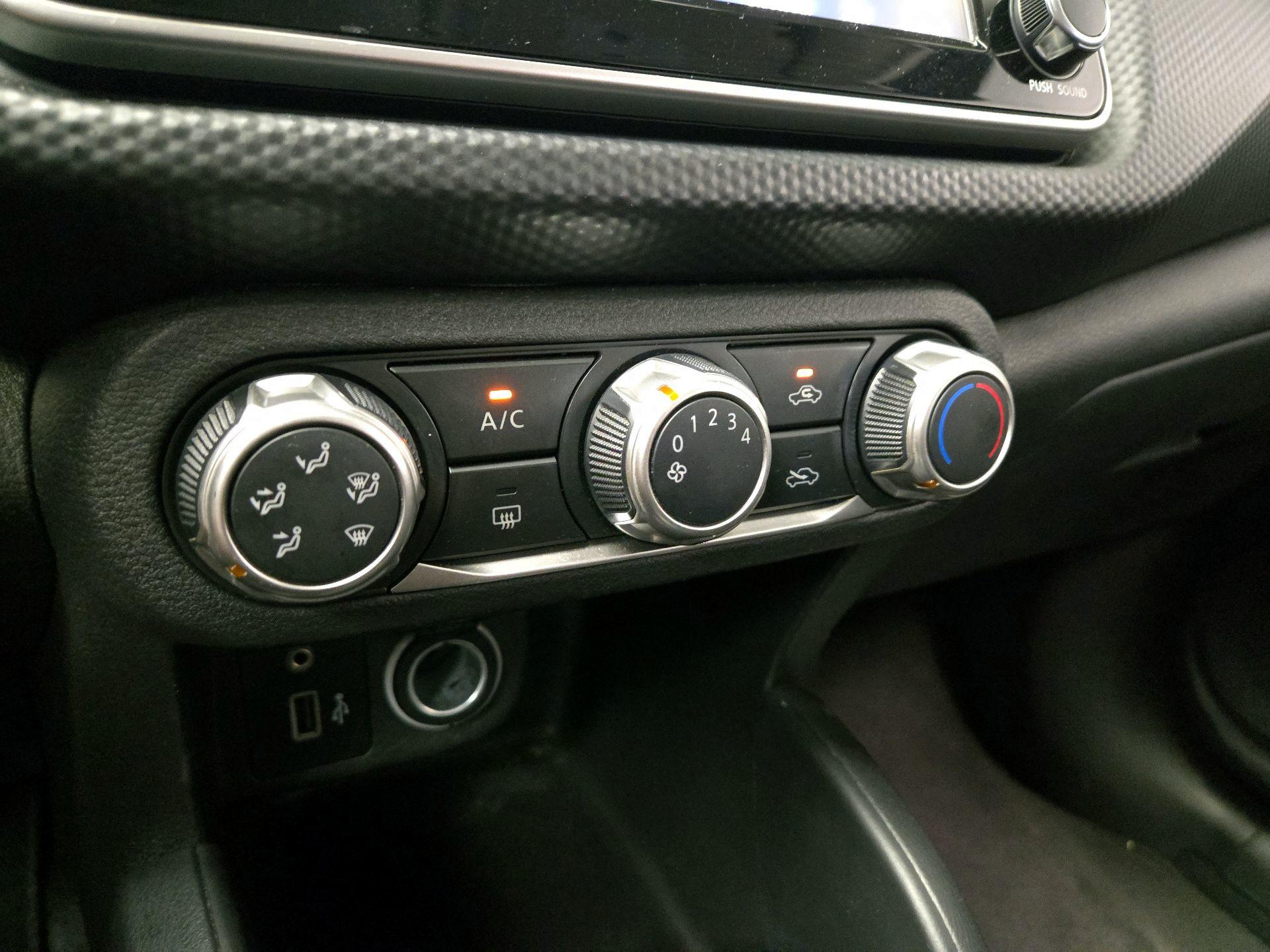 Thumbnail: 2021 Nissan Kicks - 16