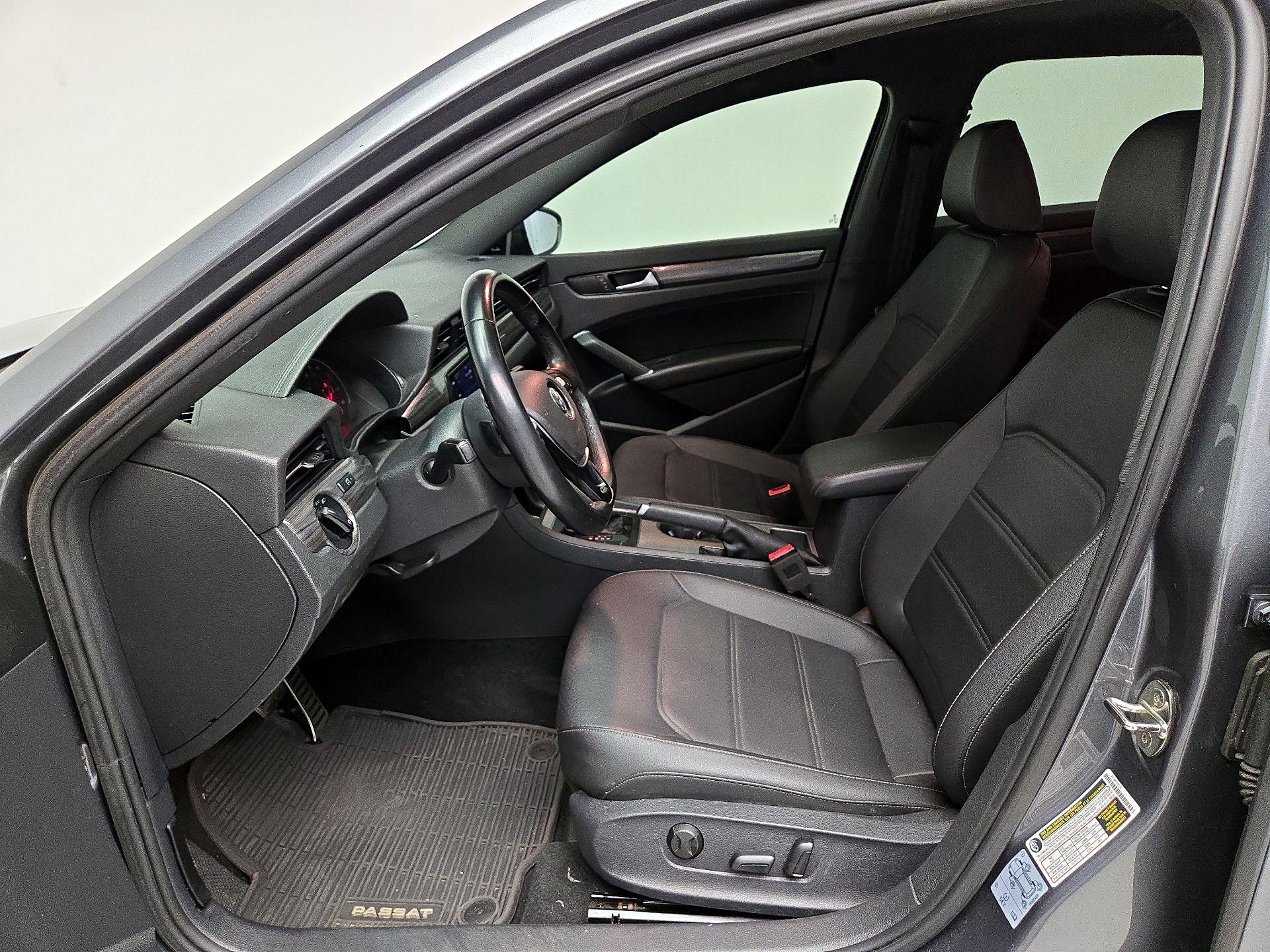 Thumbnail: 2021 Volkswagen Passat - 11