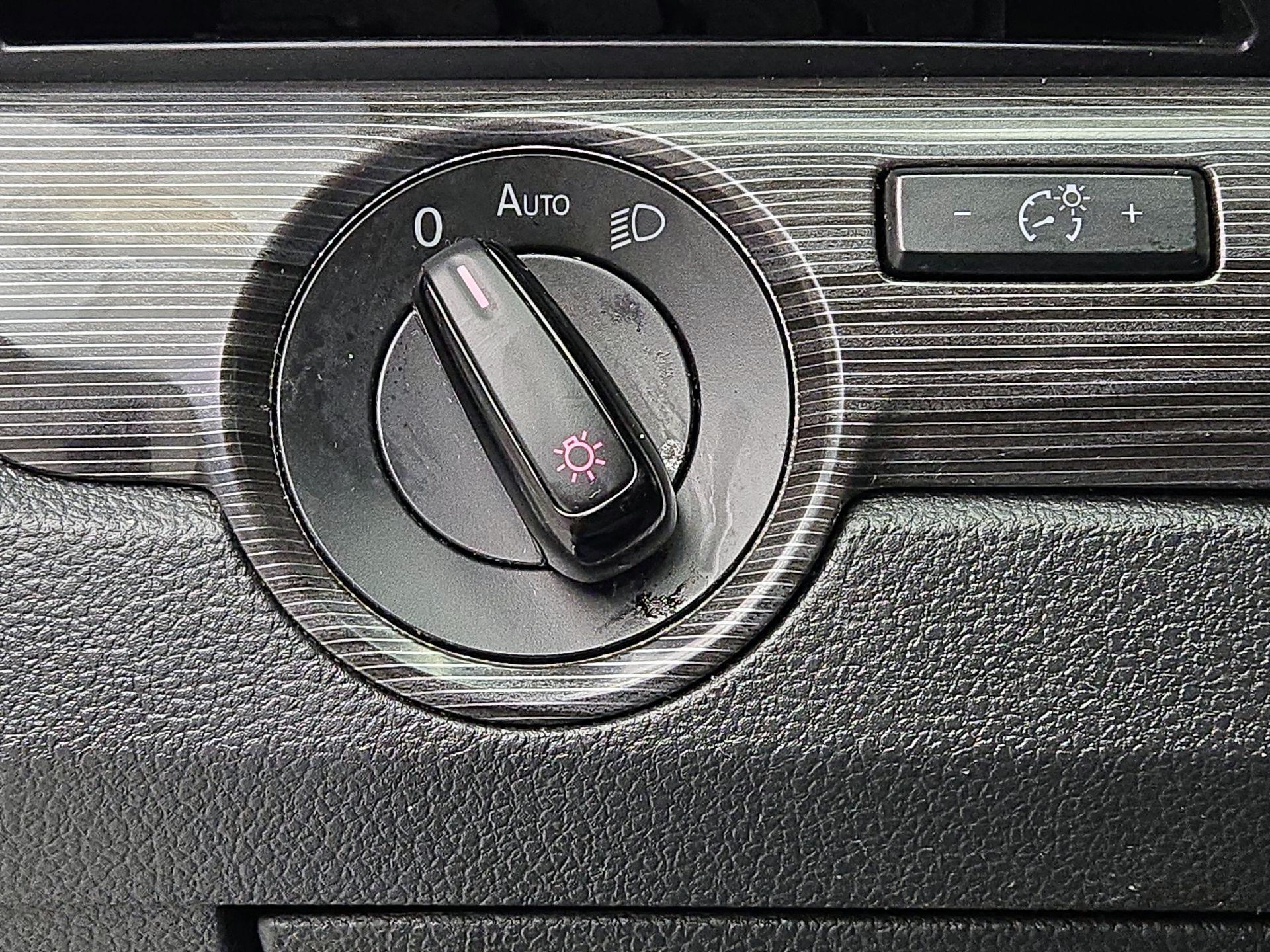 Thumbnail: 2021 Volkswagen Passat - 13
