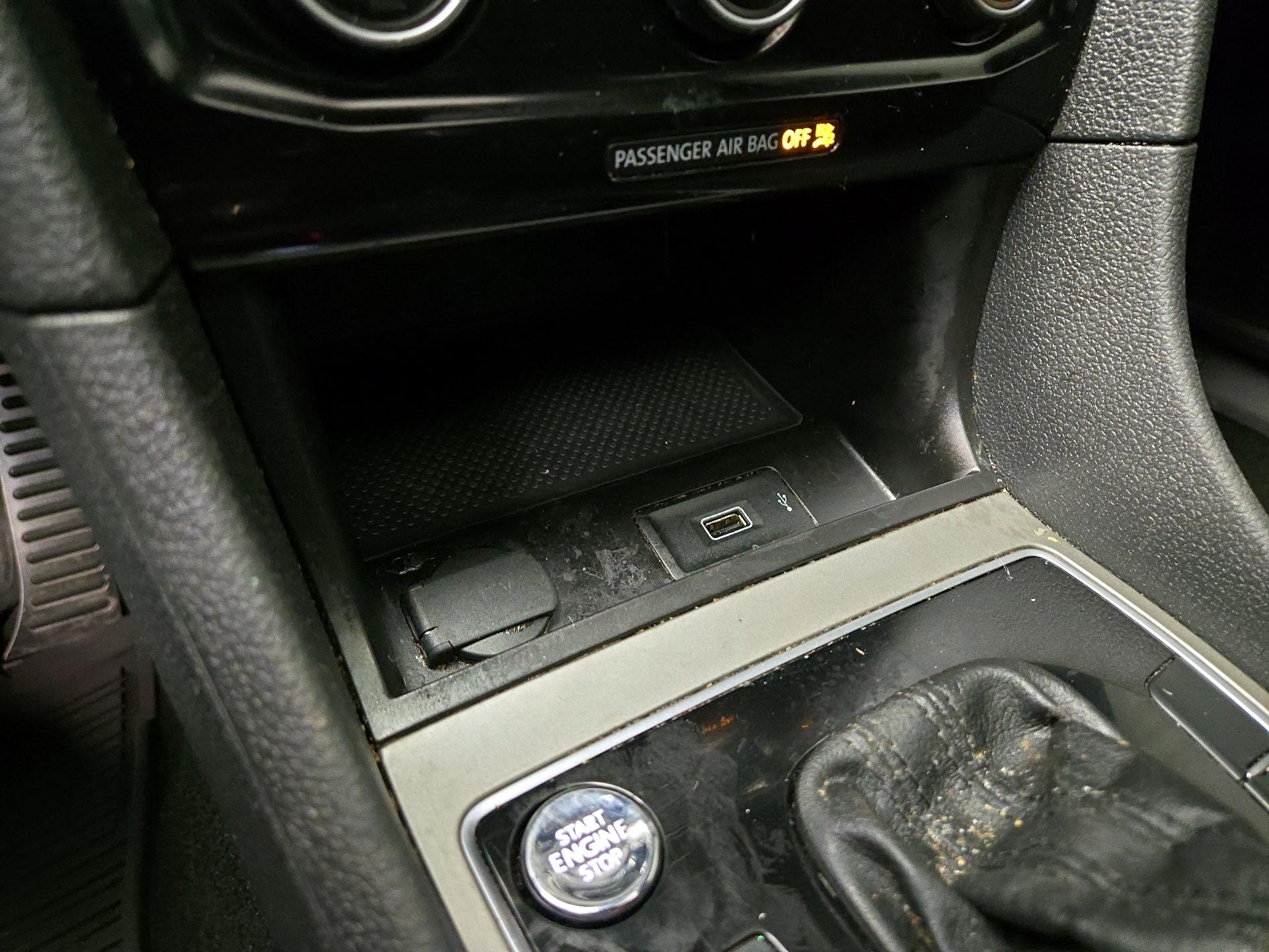 Thumbnail: 2021 Volkswagen Passat - 18