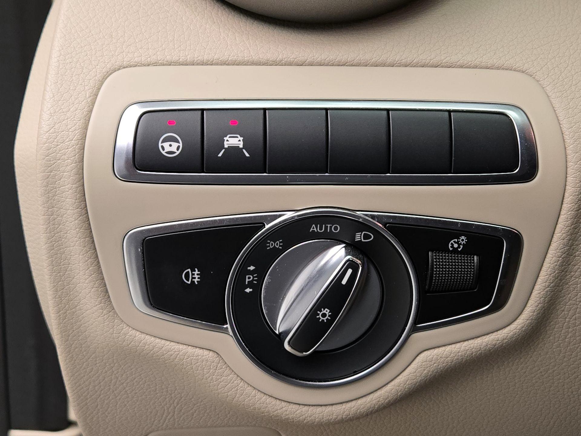 Thumbnail: 2019 Mercedes-Benz C-Class - 13