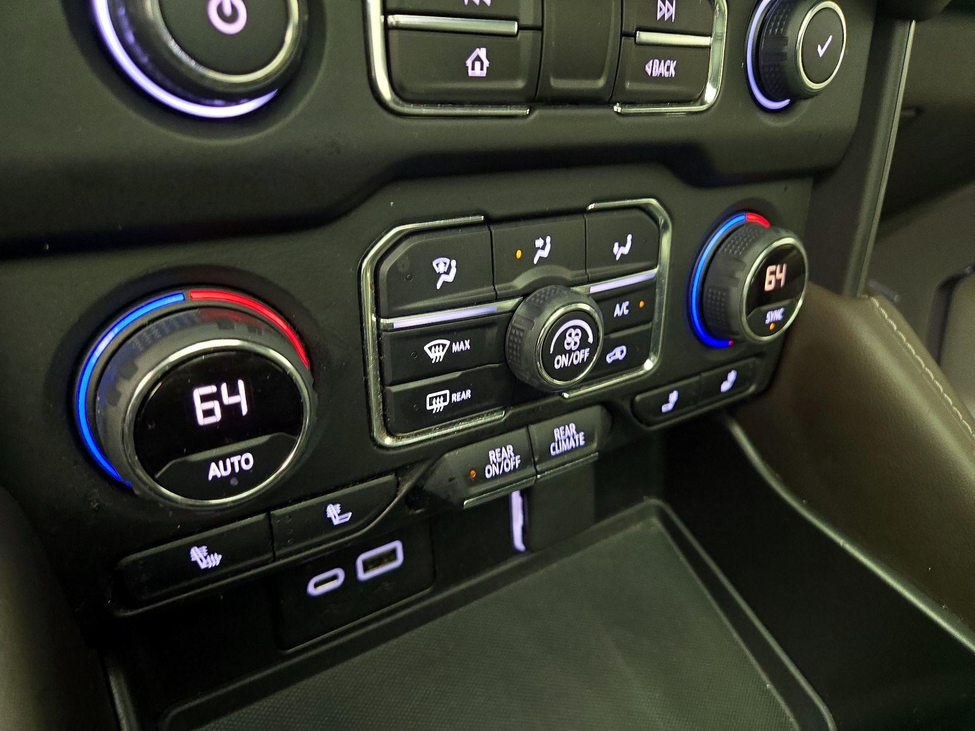 Thumbnail: 2021 Chevrolet Tahoe - 15