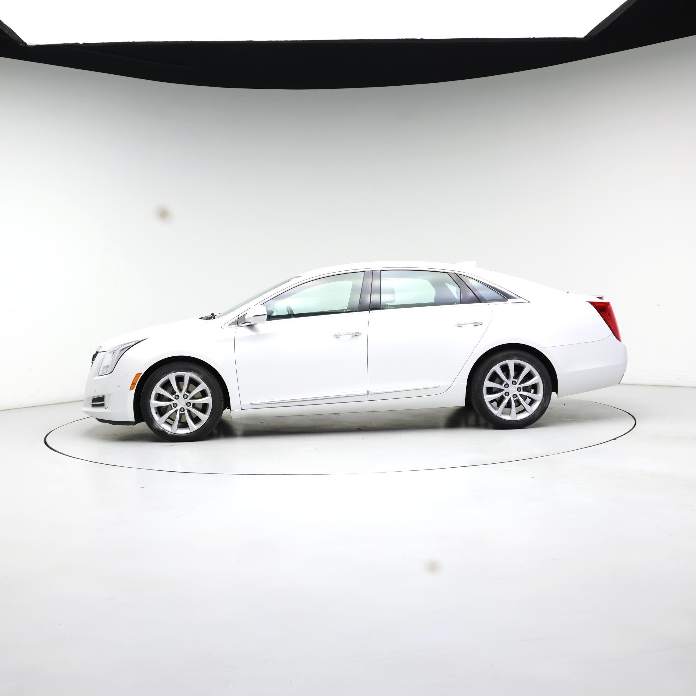 Thumbnail: 2017 Cadillac XTS - 3