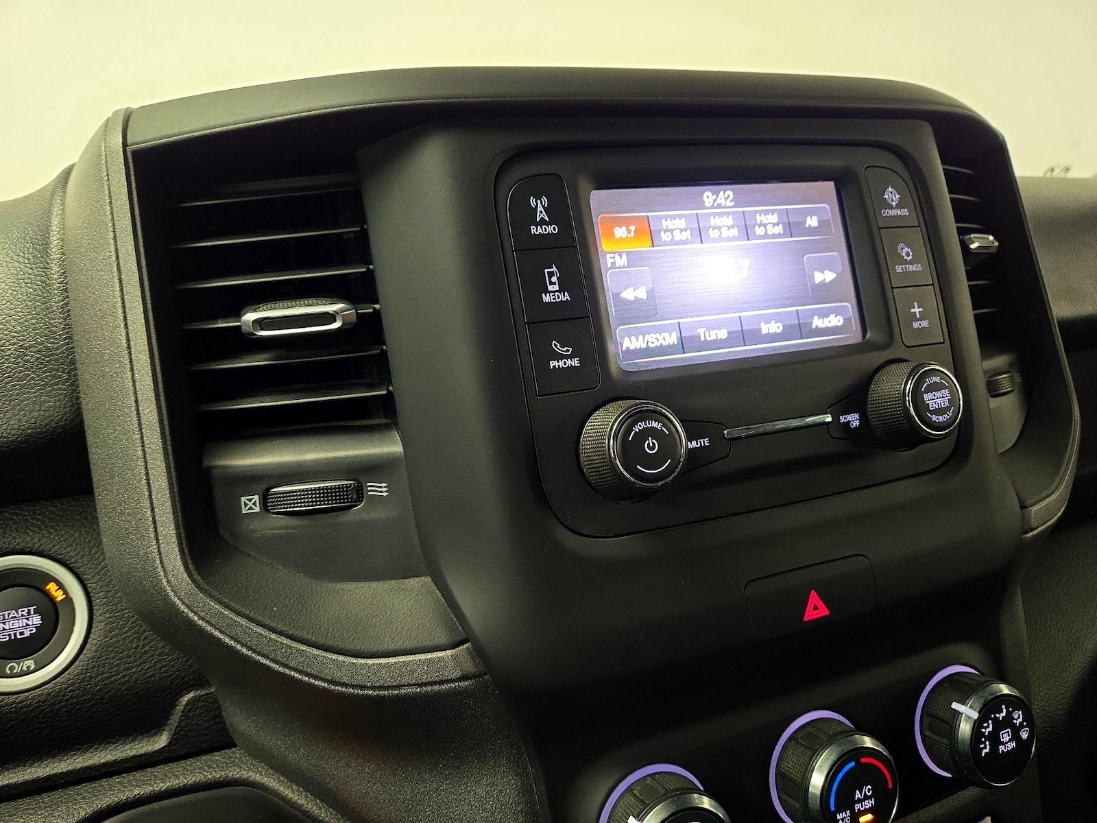 2024 RAM Ram 1500 Pickup Tradesman - Photo 16