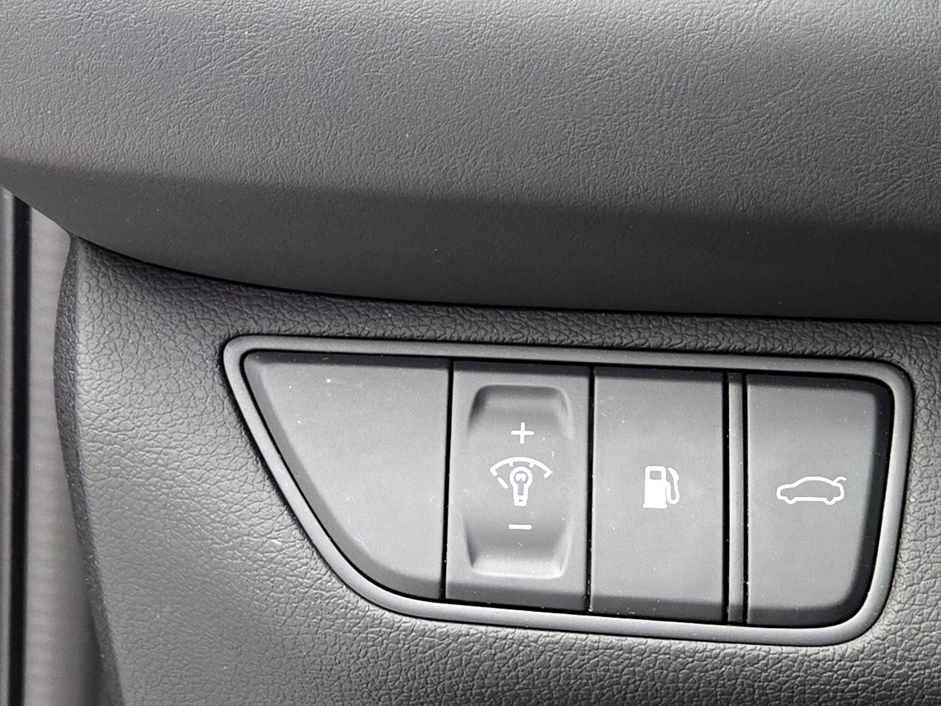 Thumbnail: 2025 Genesis G70 - 13