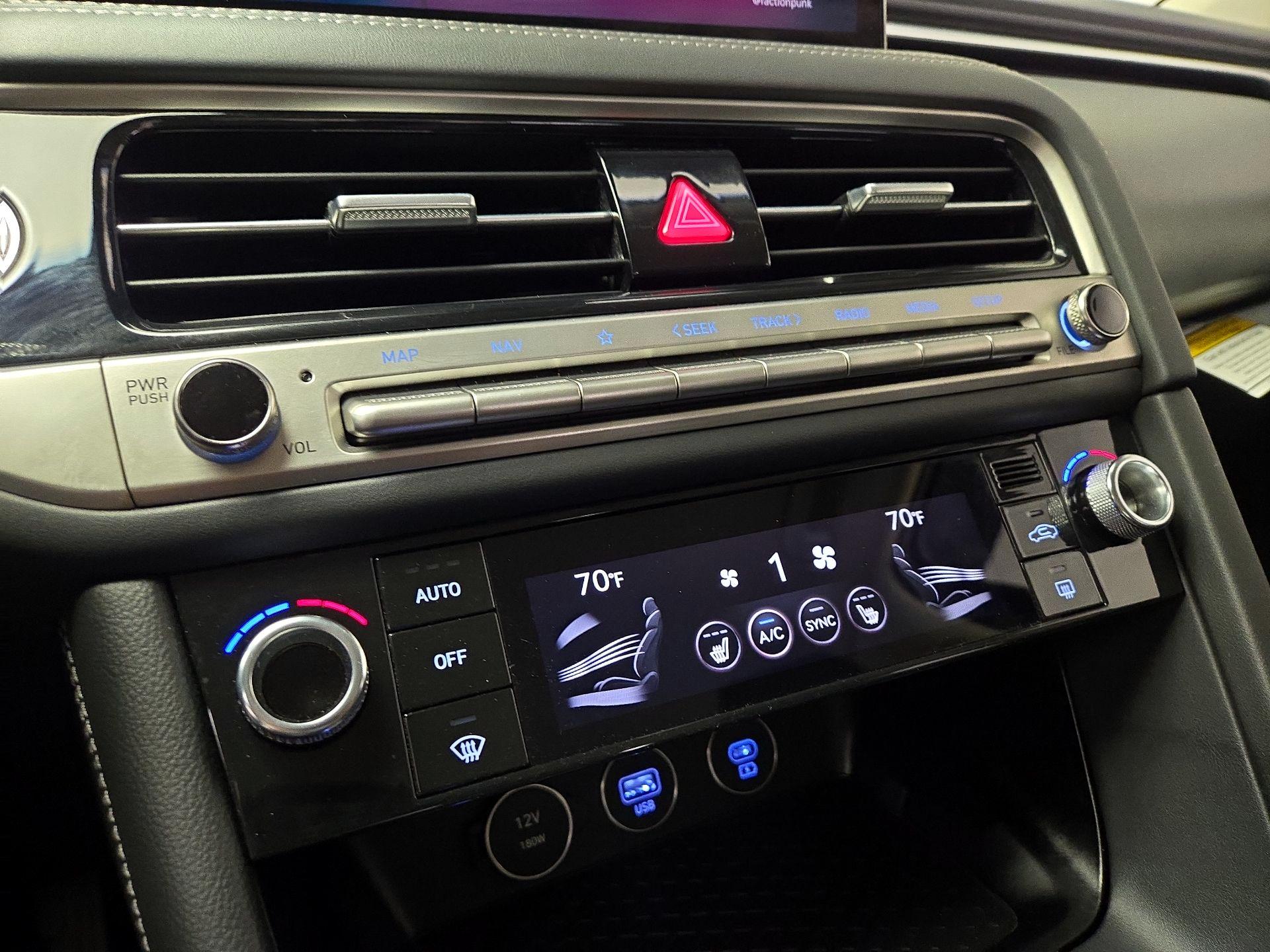 Thumbnail: 2025 Genesis G70 - 17