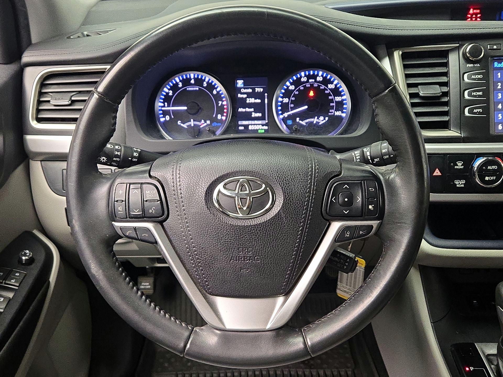 Thumbnail: 2019 Toyota Highlander - 10