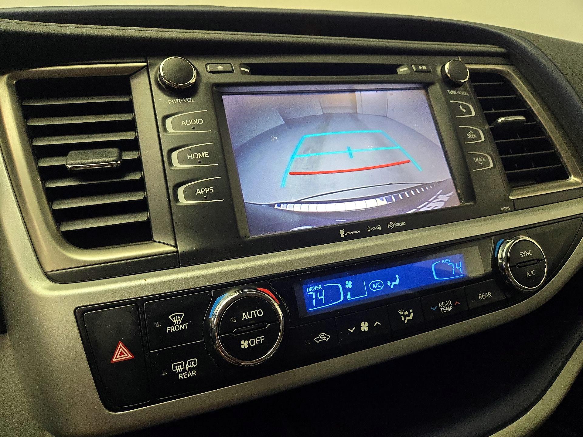 Thumbnail: 2019 Toyota Highlander - 14