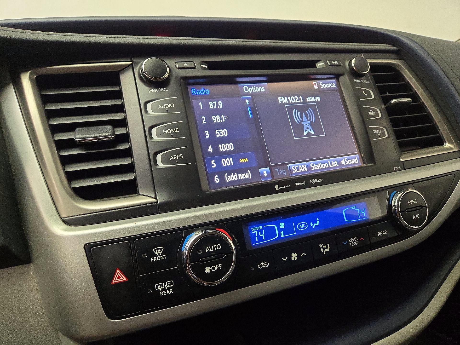 Thumbnail: 2019 Toyota Highlander - 15