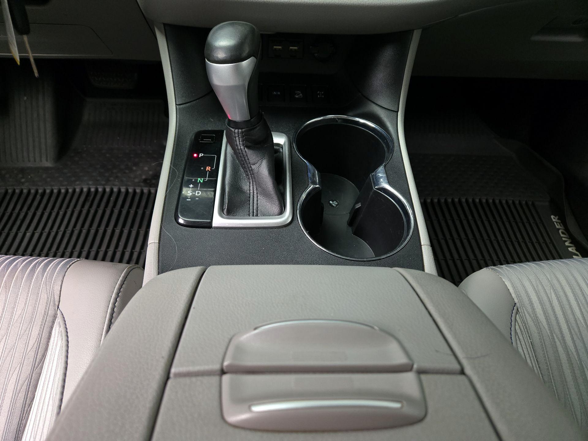 Thumbnail: 2019 Toyota Highlander - 17