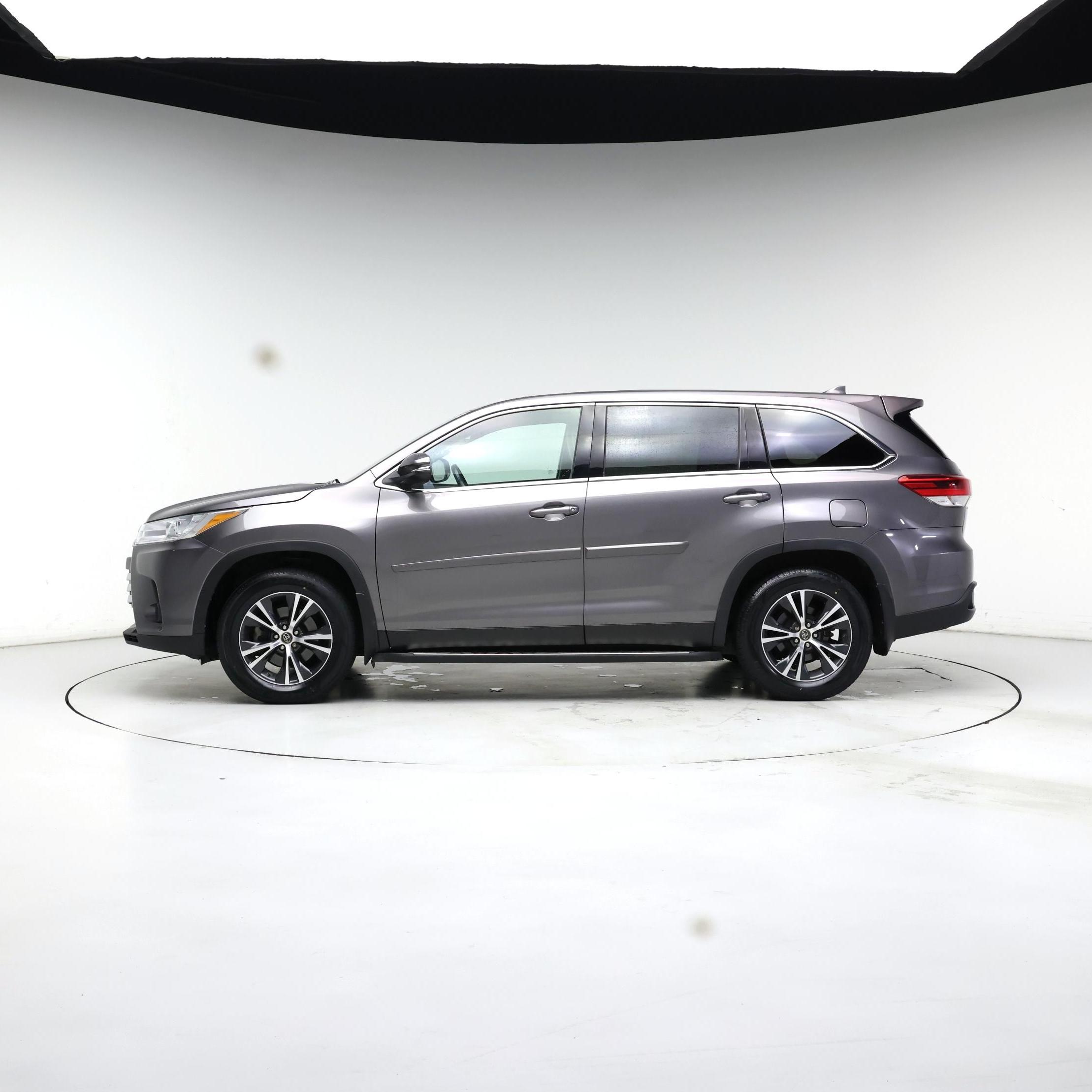 Thumbnail: 2019 Toyota Highlander - 3