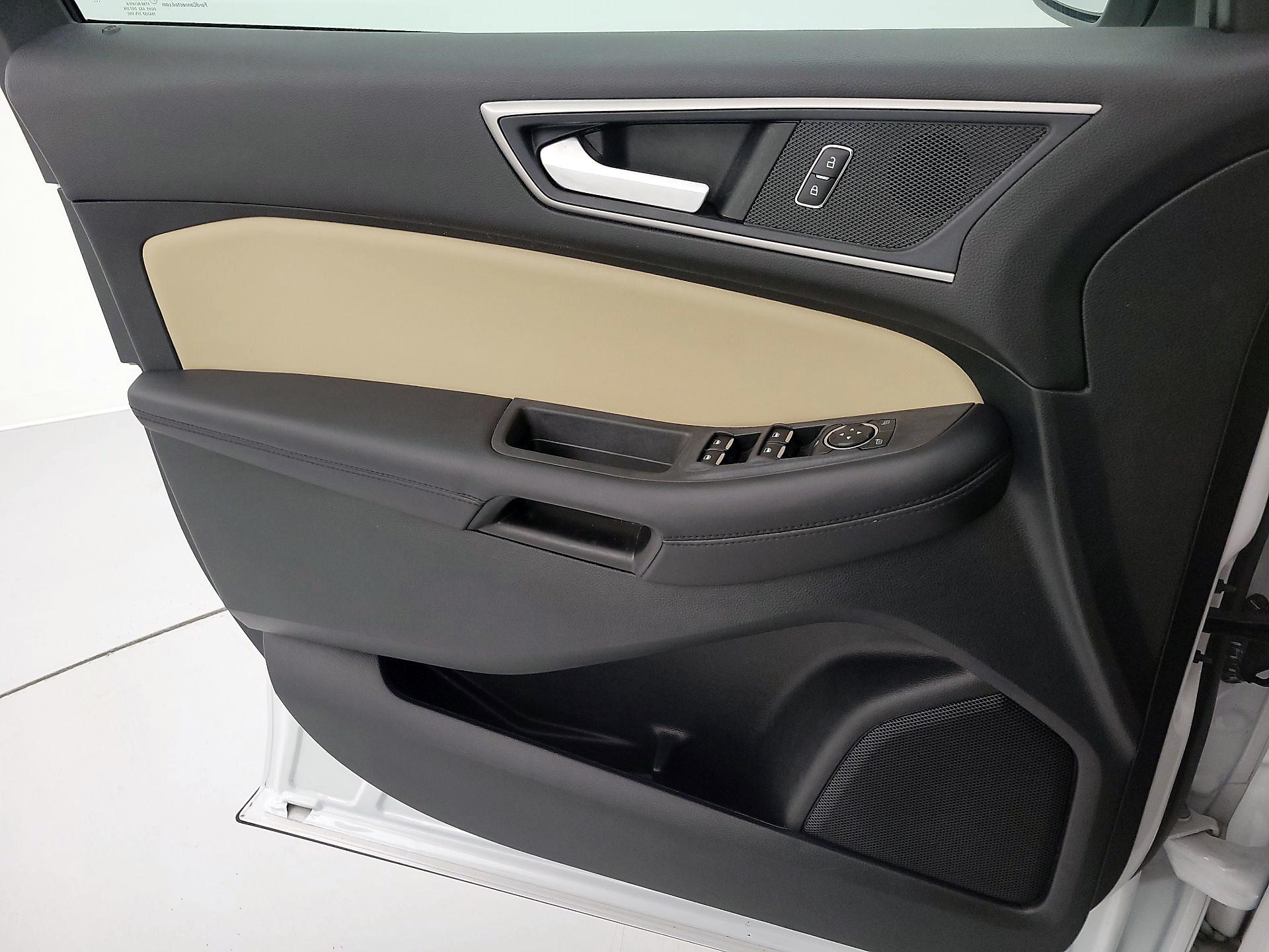 Thumbnail: 2022 Ford Edge - 12