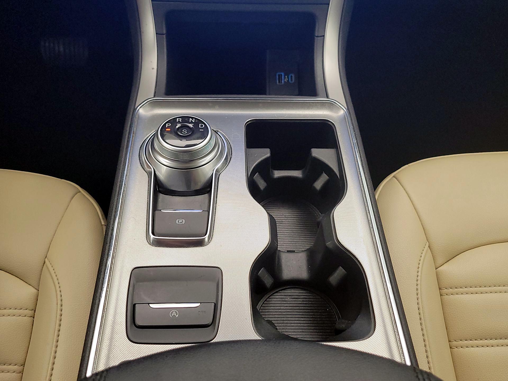 Thumbnail: 2022 Ford Edge - 17