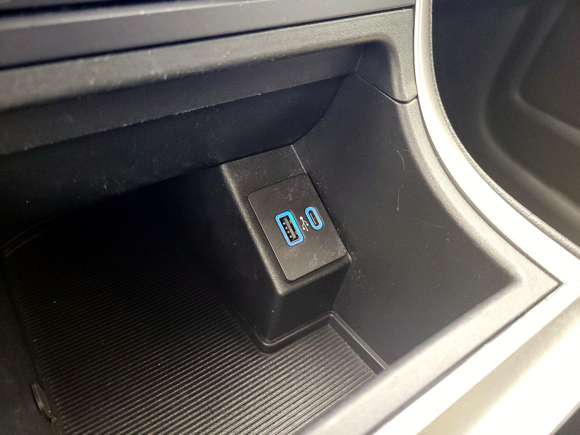 Thumbnail: 2022 Ford Edge - 18