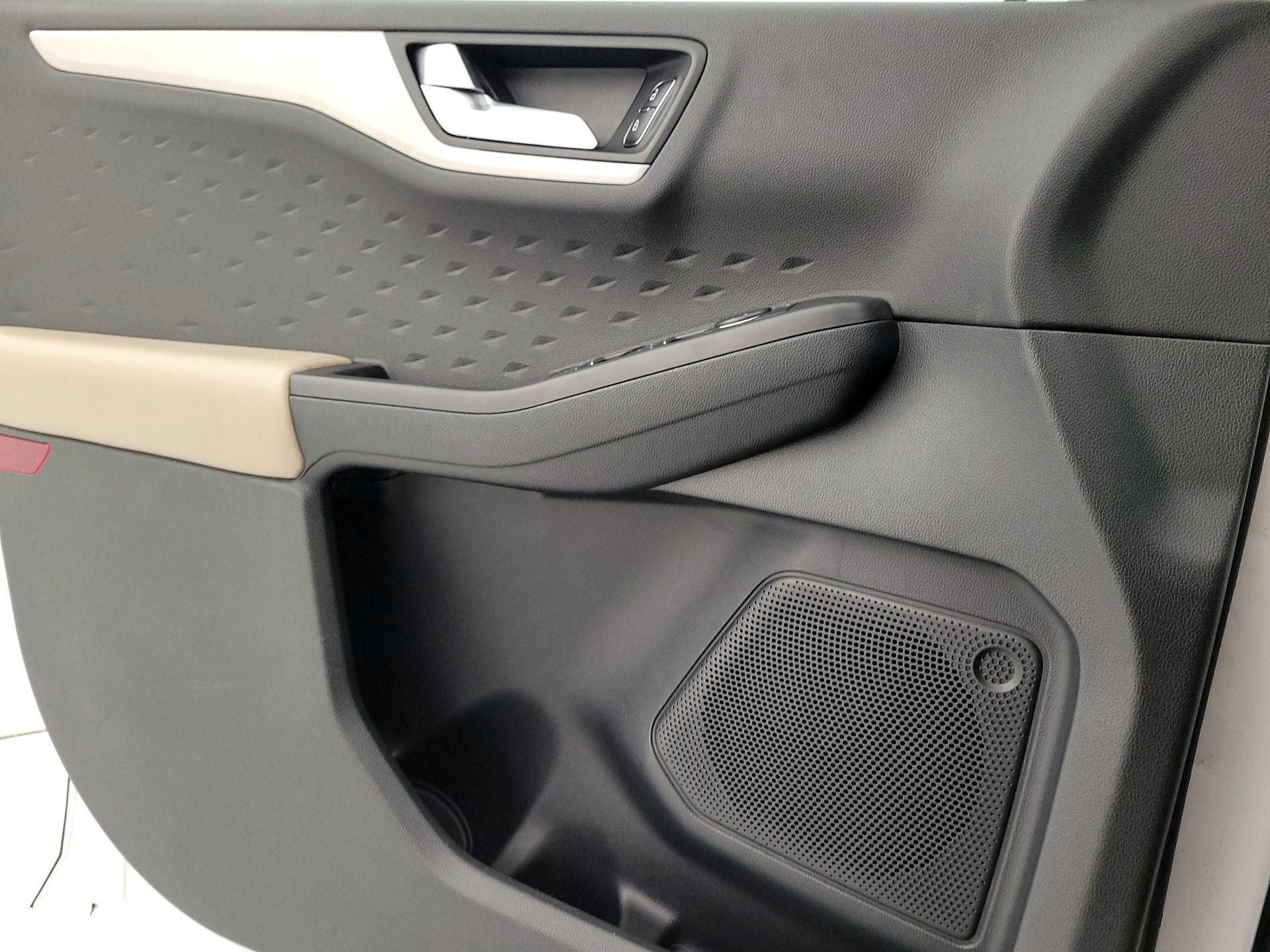 Thumbnail: 2020 Ford Escape - 12