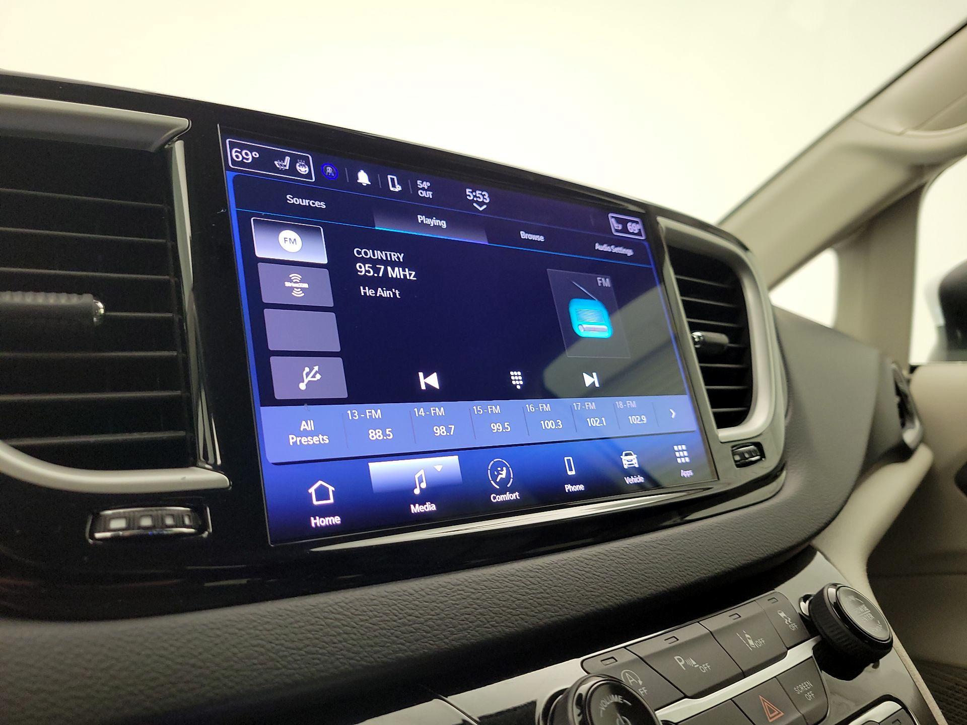 Thumbnail: 2023 Chrysler Pacifica - 15