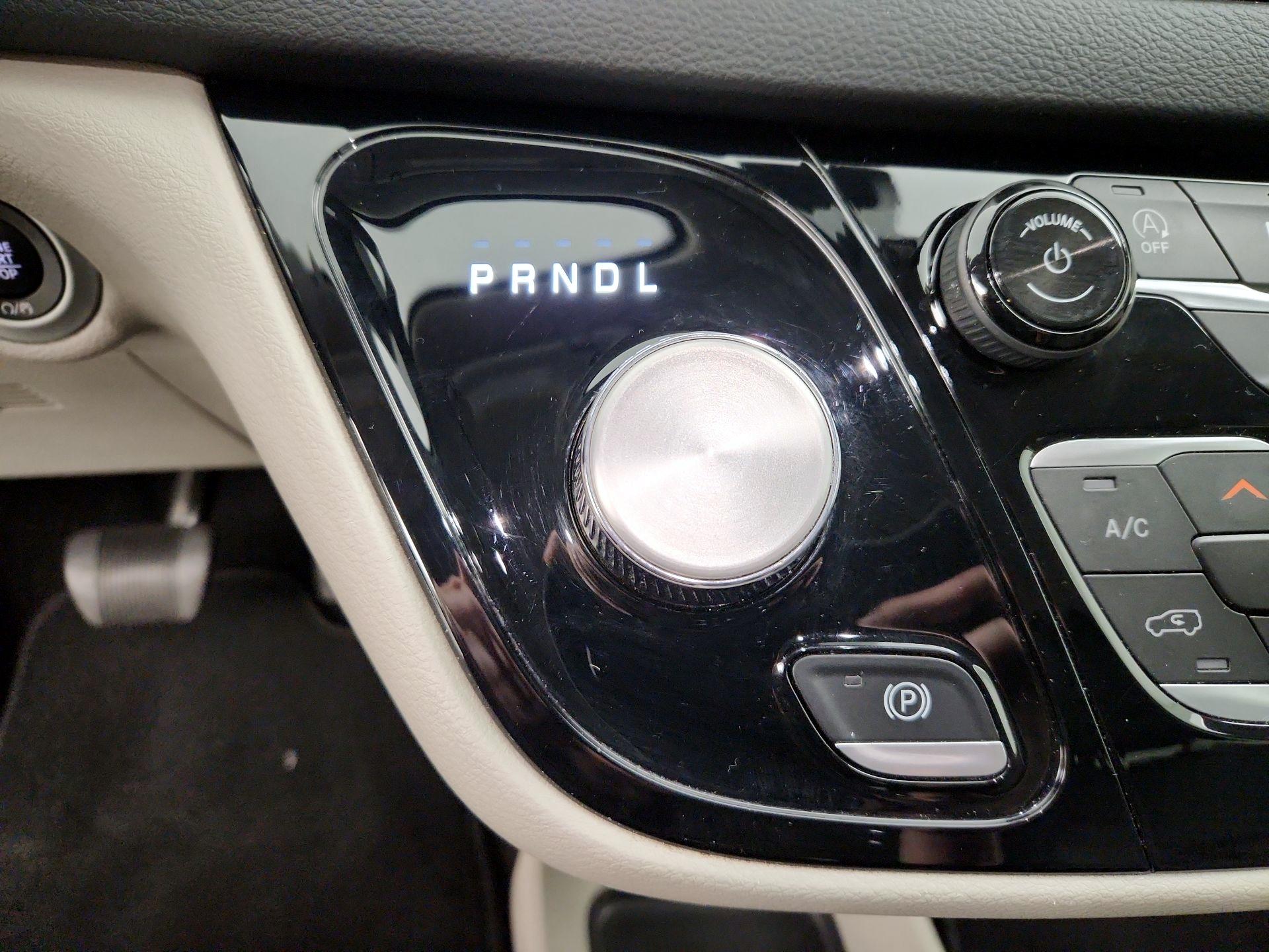 Thumbnail: 2023 Chrysler Pacifica - 17