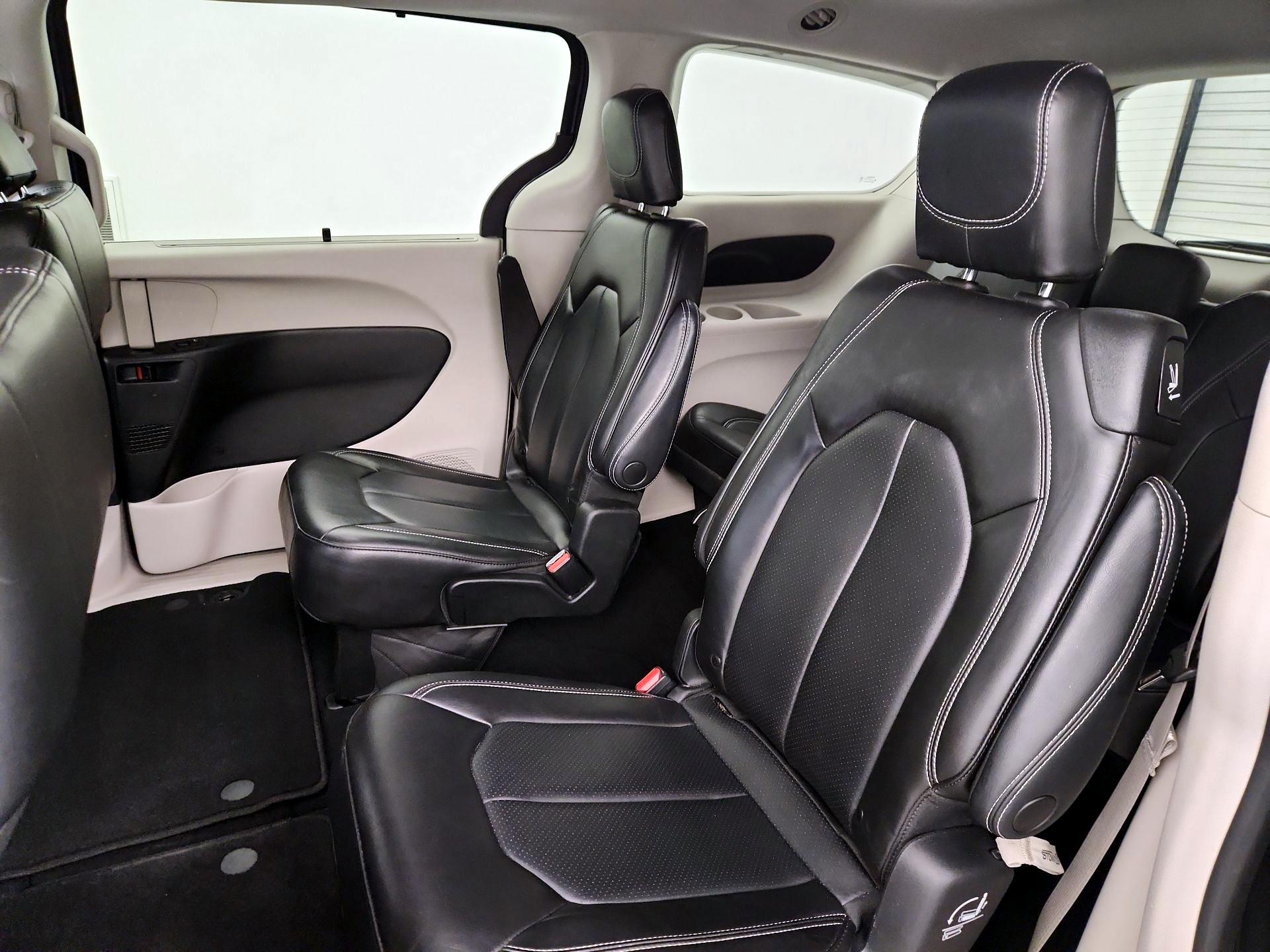 Thumbnail: 2023 Chrysler Pacifica - 19