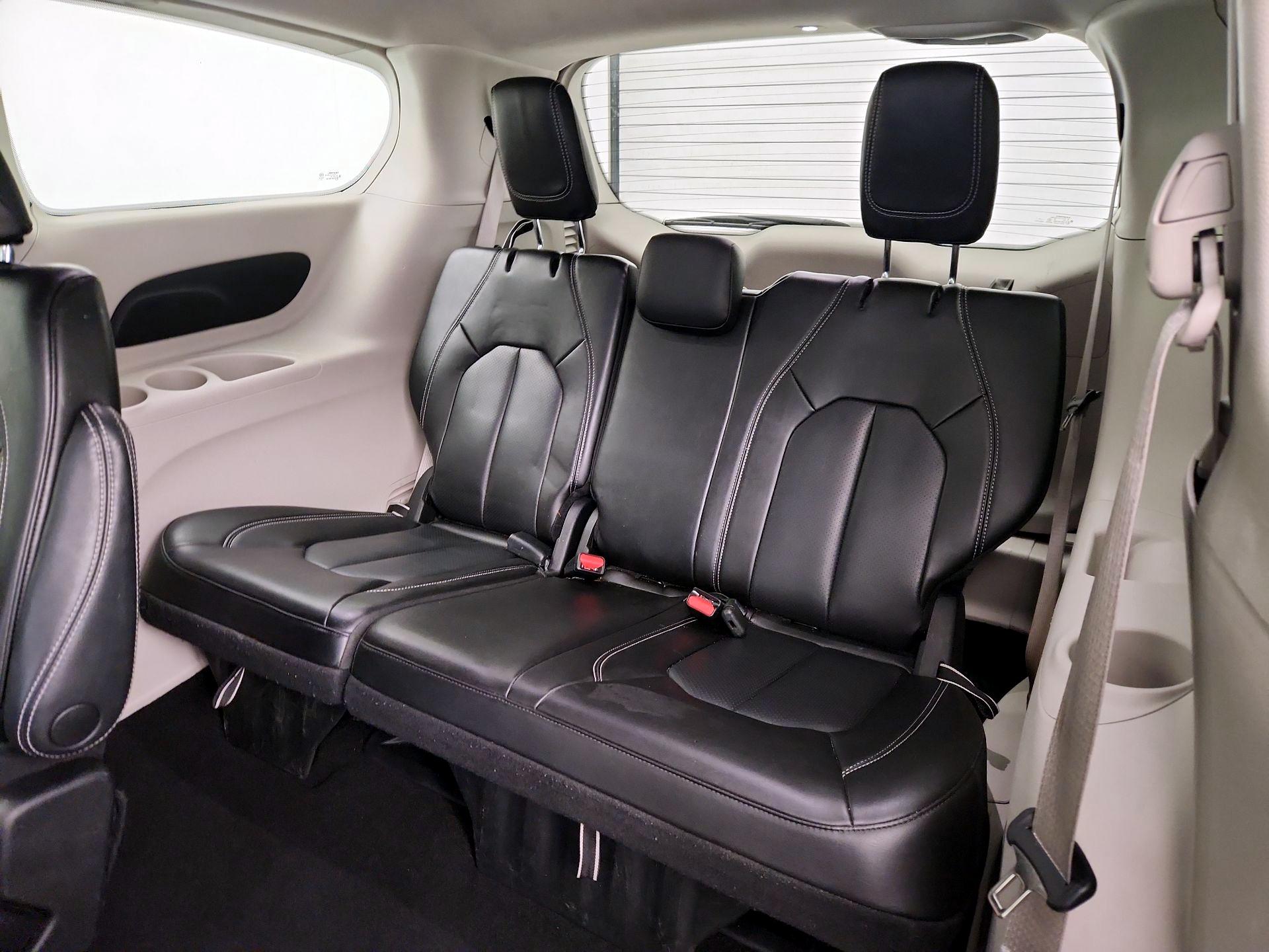 Thumbnail: 2023 Chrysler Pacifica - 20