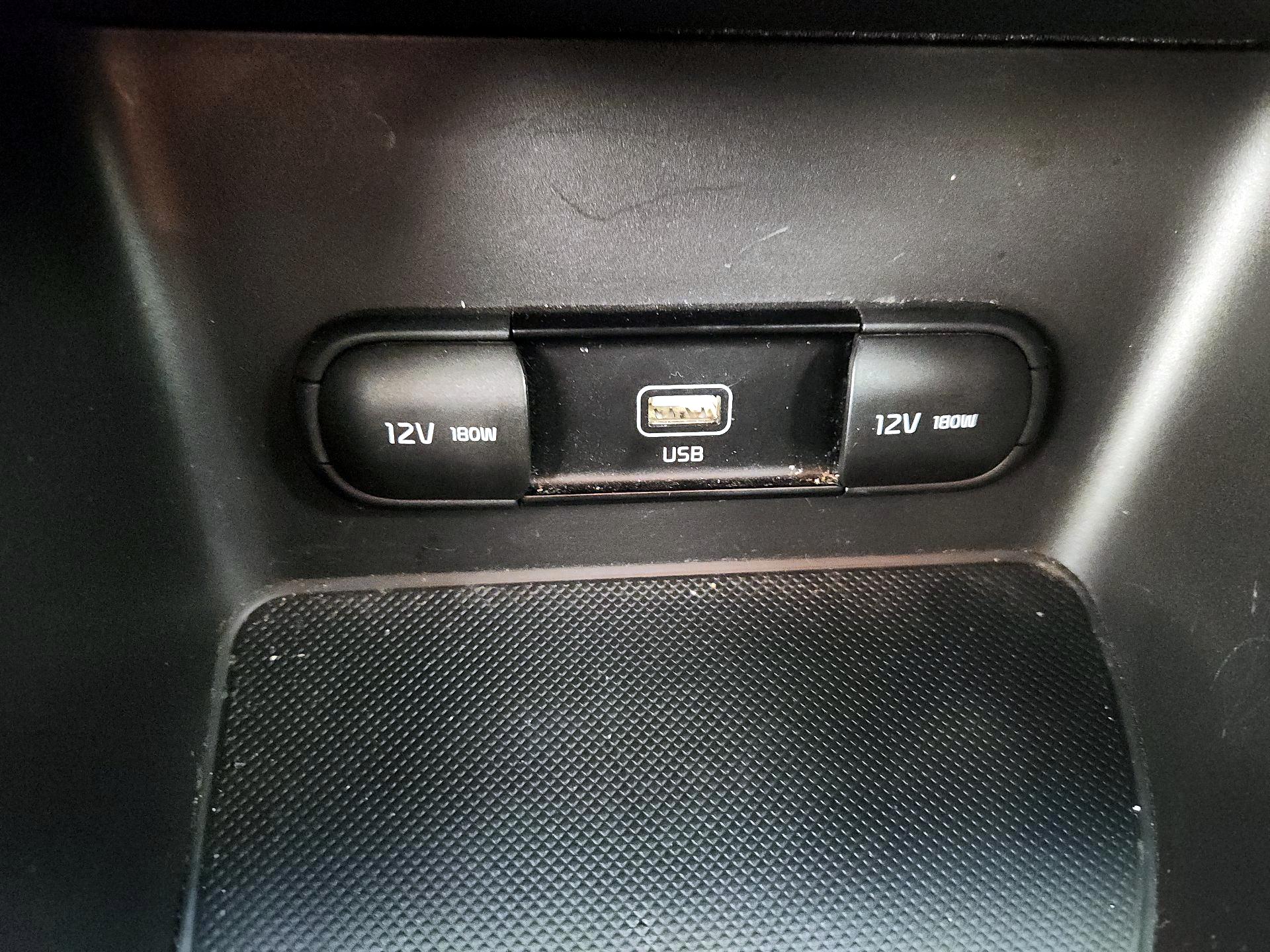 Thumbnail: 2022 Kia Sportage - 18