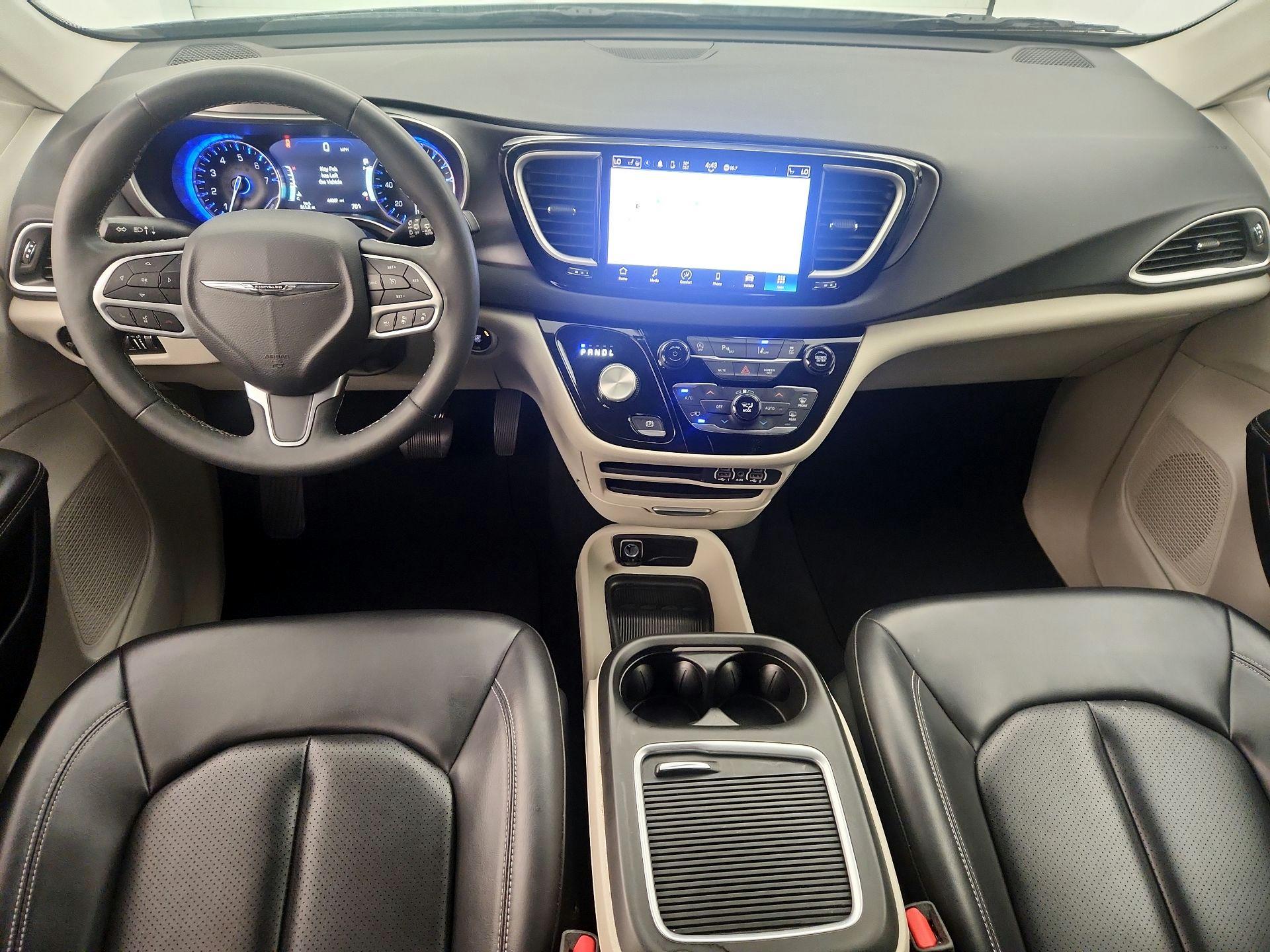 Thumbnail: 2023 Chrysler Pacifica - 9