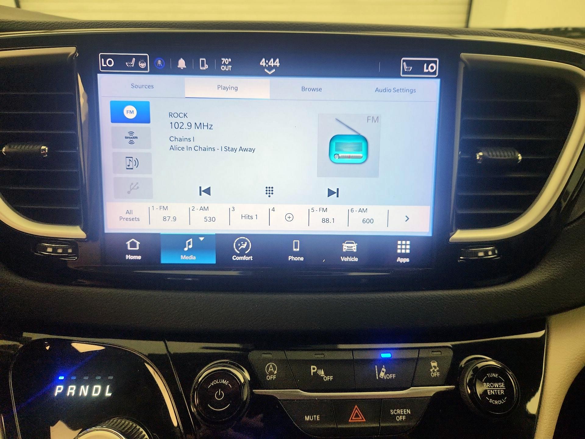 Thumbnail: 2023 Chrysler Pacifica - 15