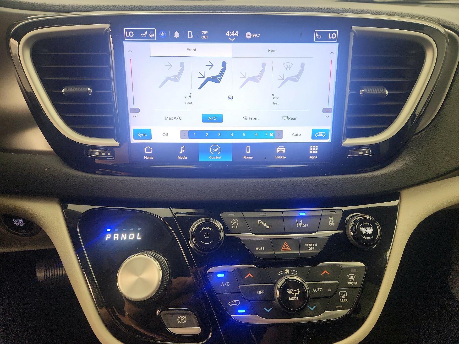 Thumbnail: 2023 Chrysler Pacifica - 16