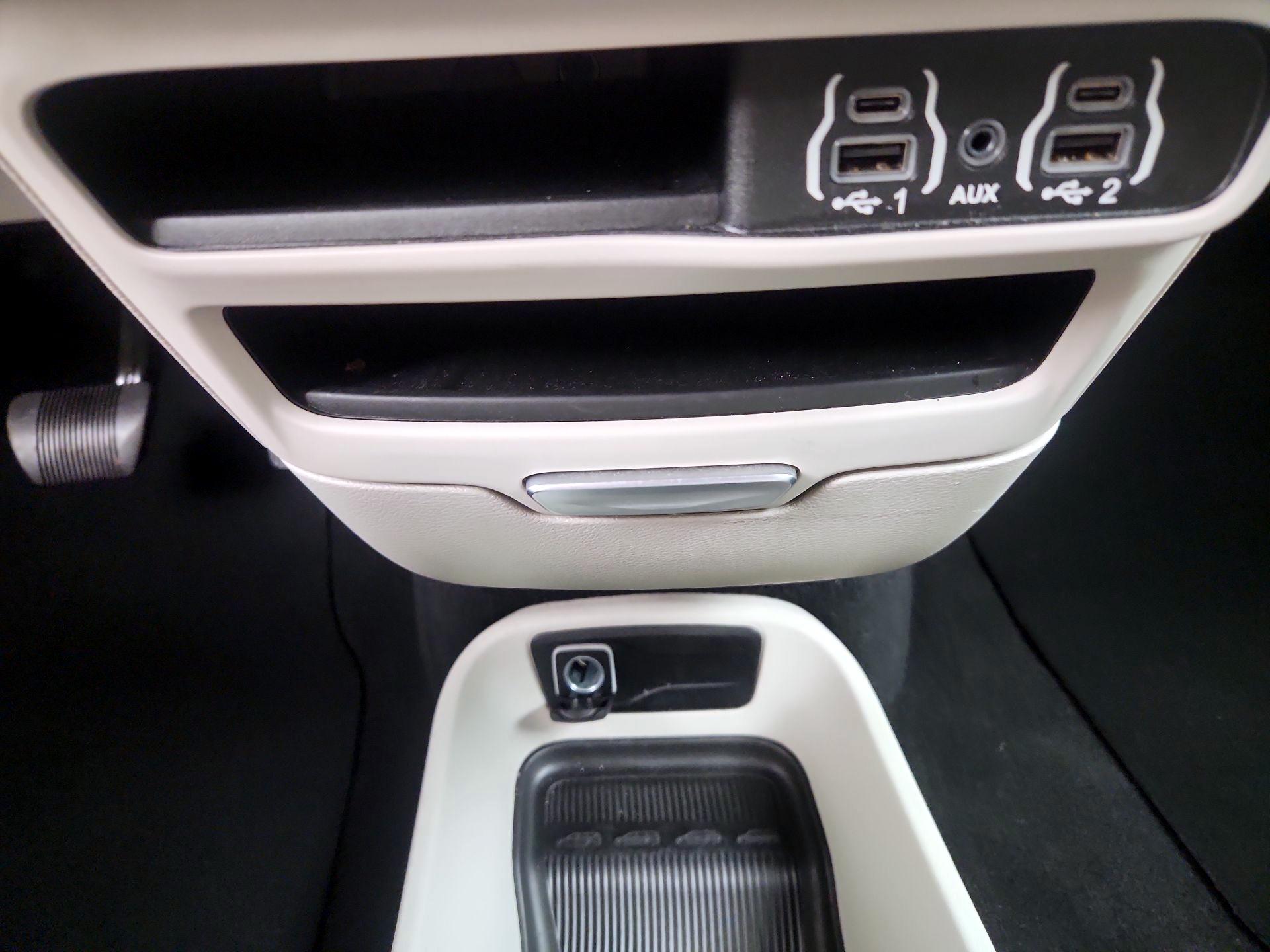 Thumbnail: 2023 Chrysler Pacifica - 18