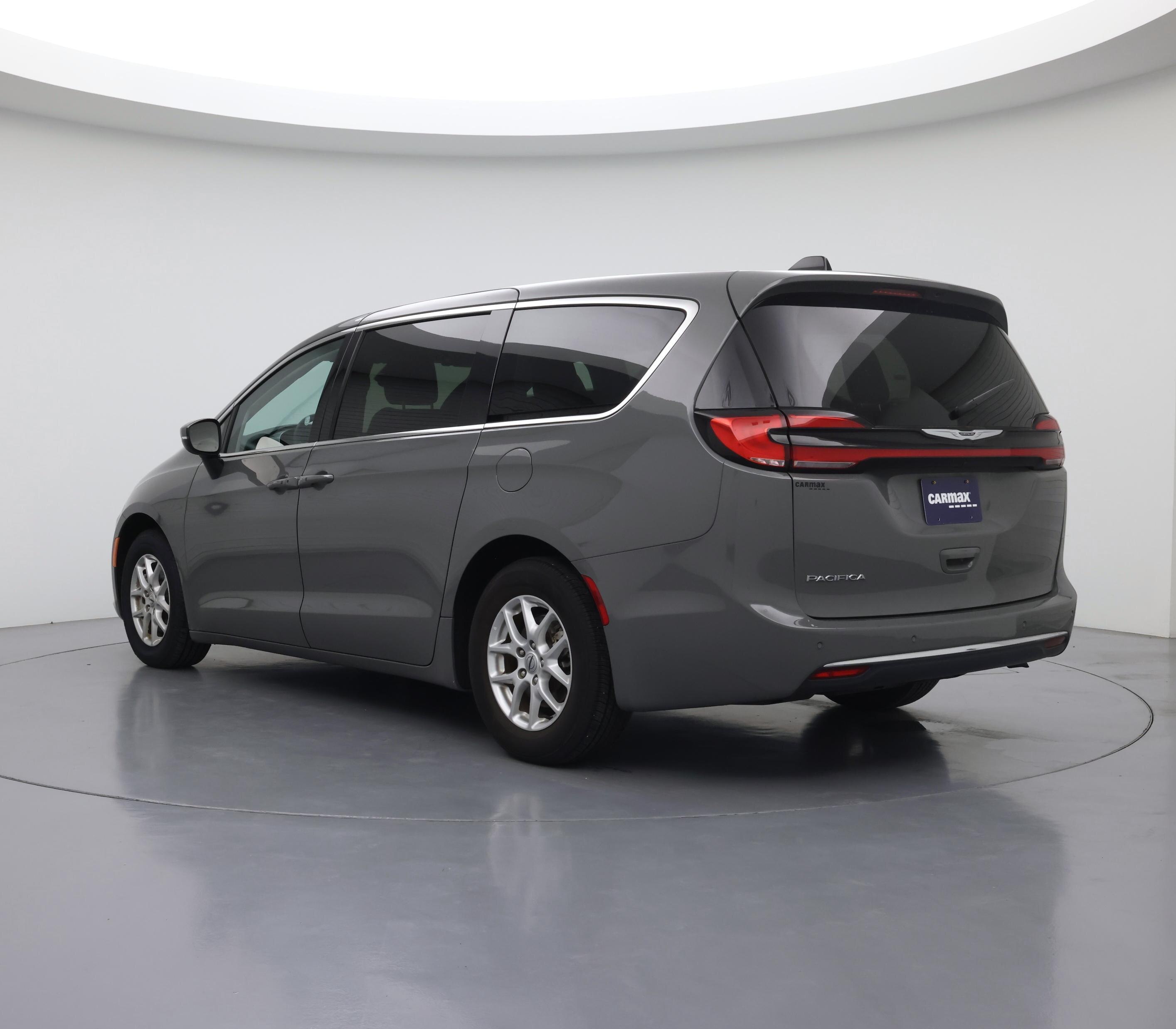 Thumbnail: 2023 Chrysler Pacifica - 2