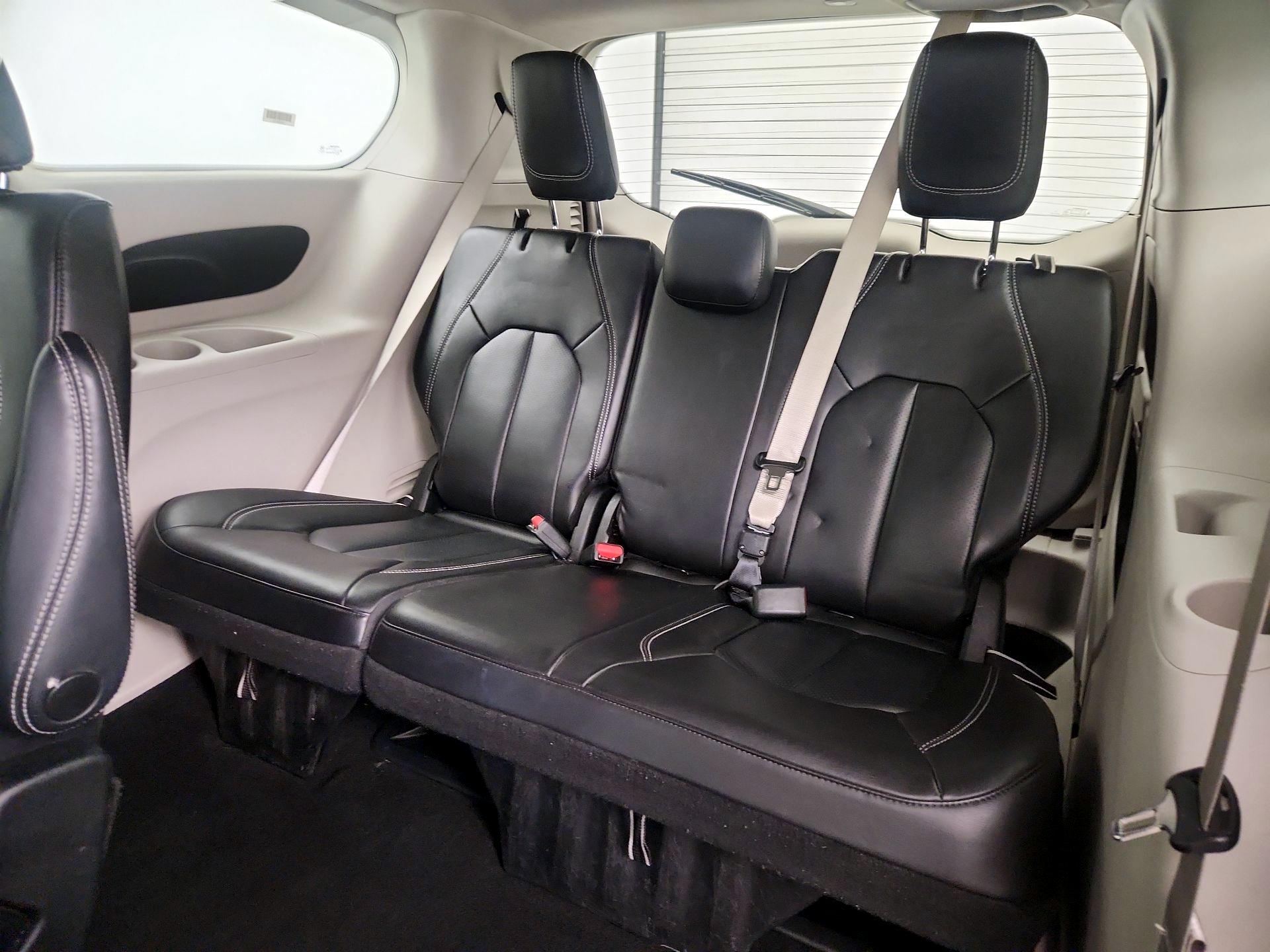 Thumbnail: 2023 Chrysler Pacifica - 20