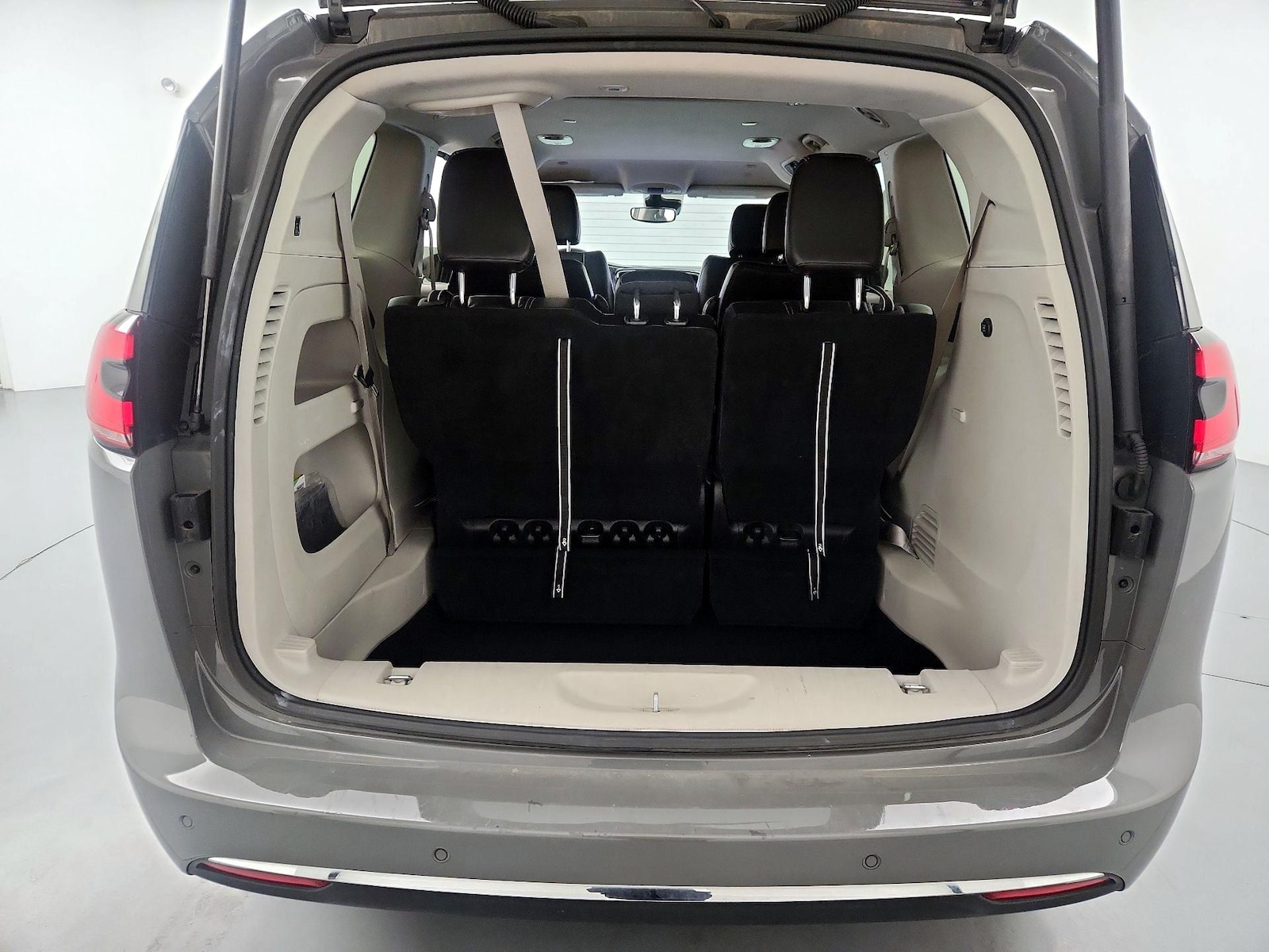 2023 Chrysler Pacifica Touring L - Photo 22