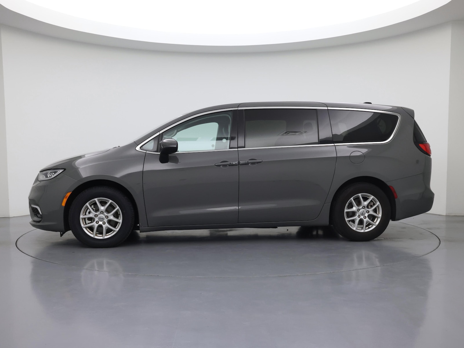 2023 Chrysler Pacifica Touring L - Photo 4