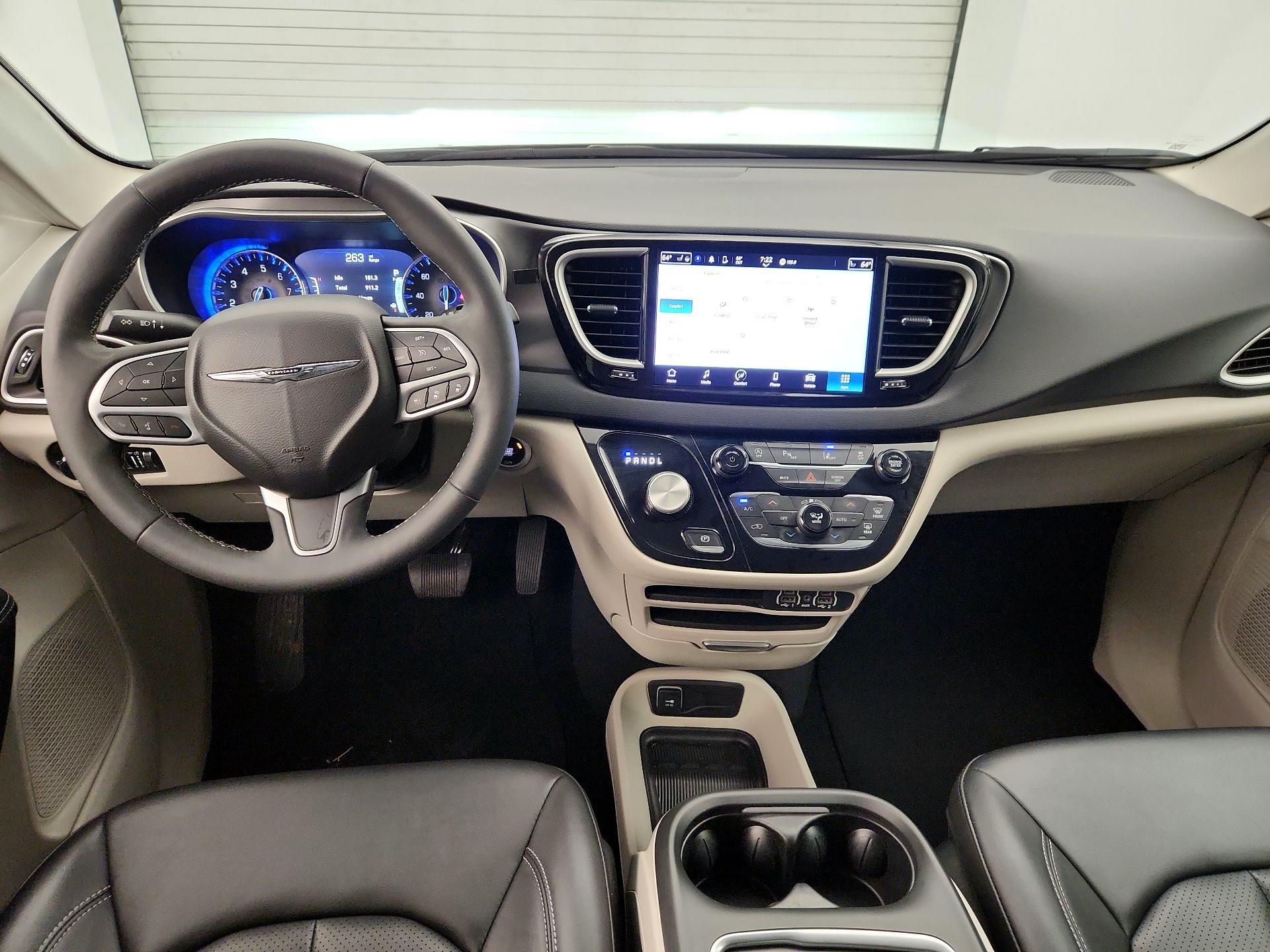 Thumbnail: 2024 Chrysler Pacifica - 9