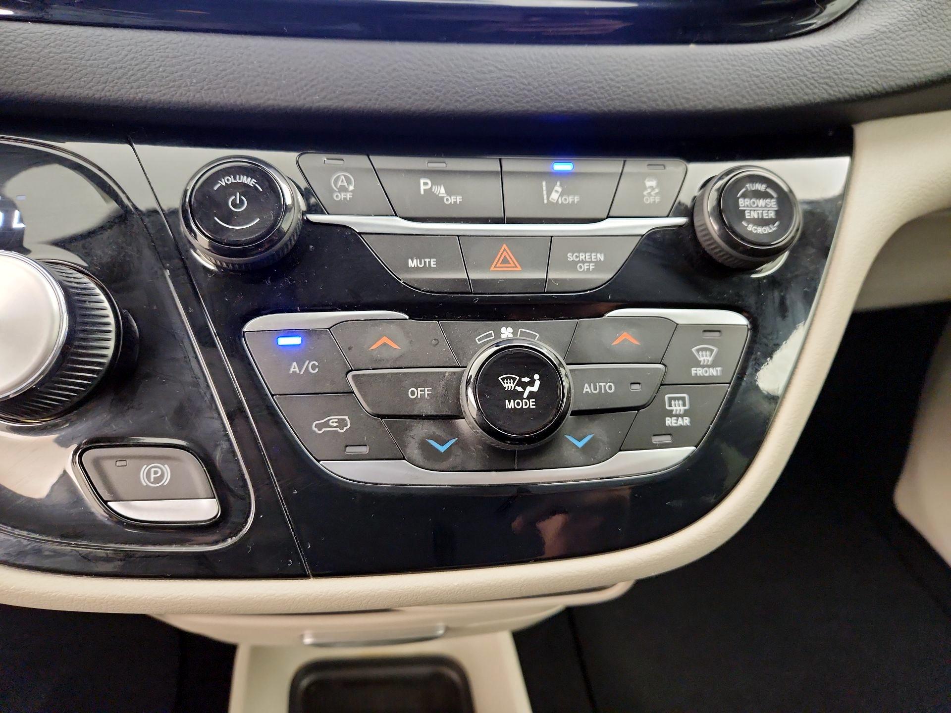 Thumbnail: 2024 Chrysler Pacifica - 16