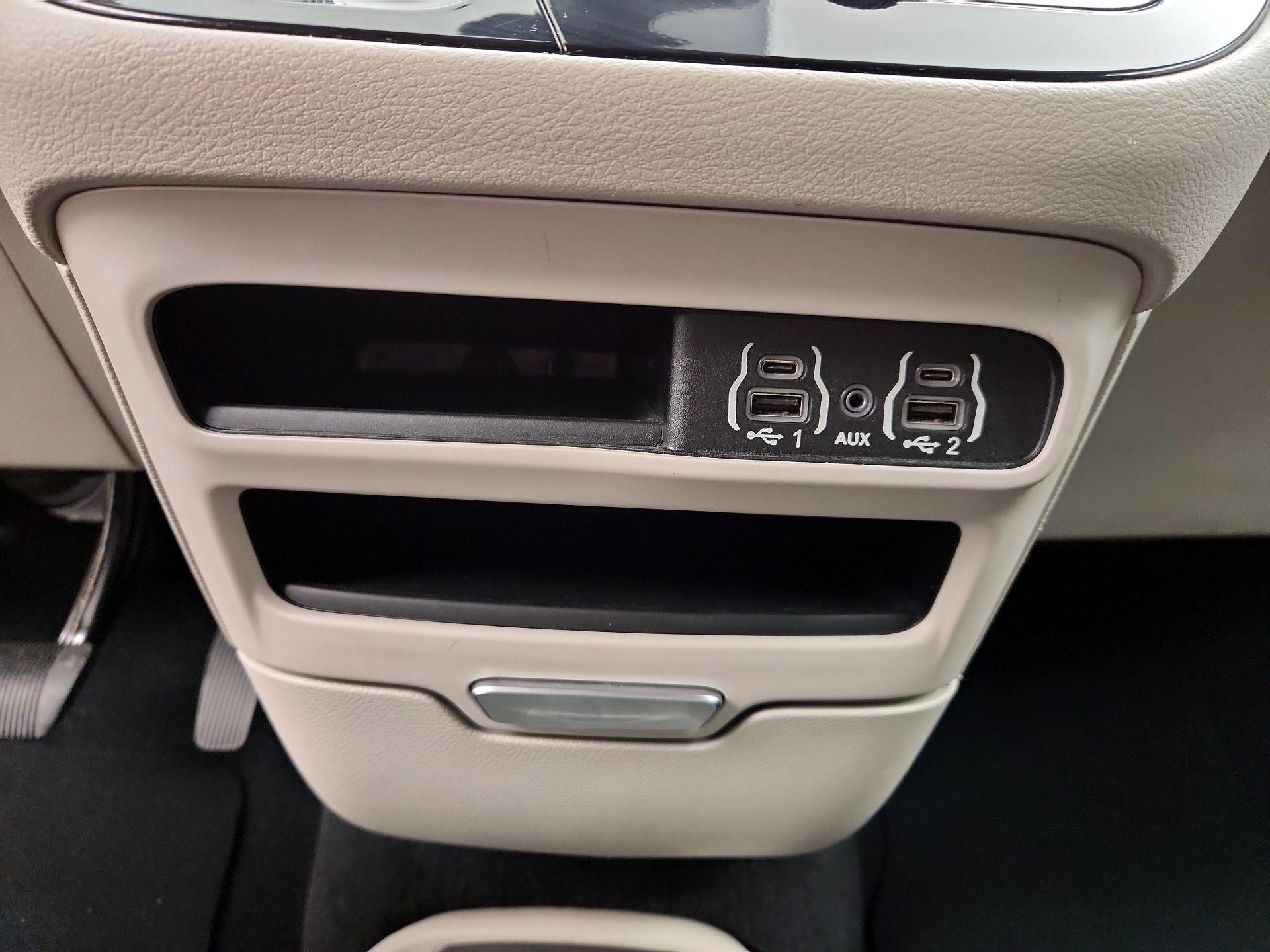 Thumbnail: 2024 Chrysler Pacifica - 18