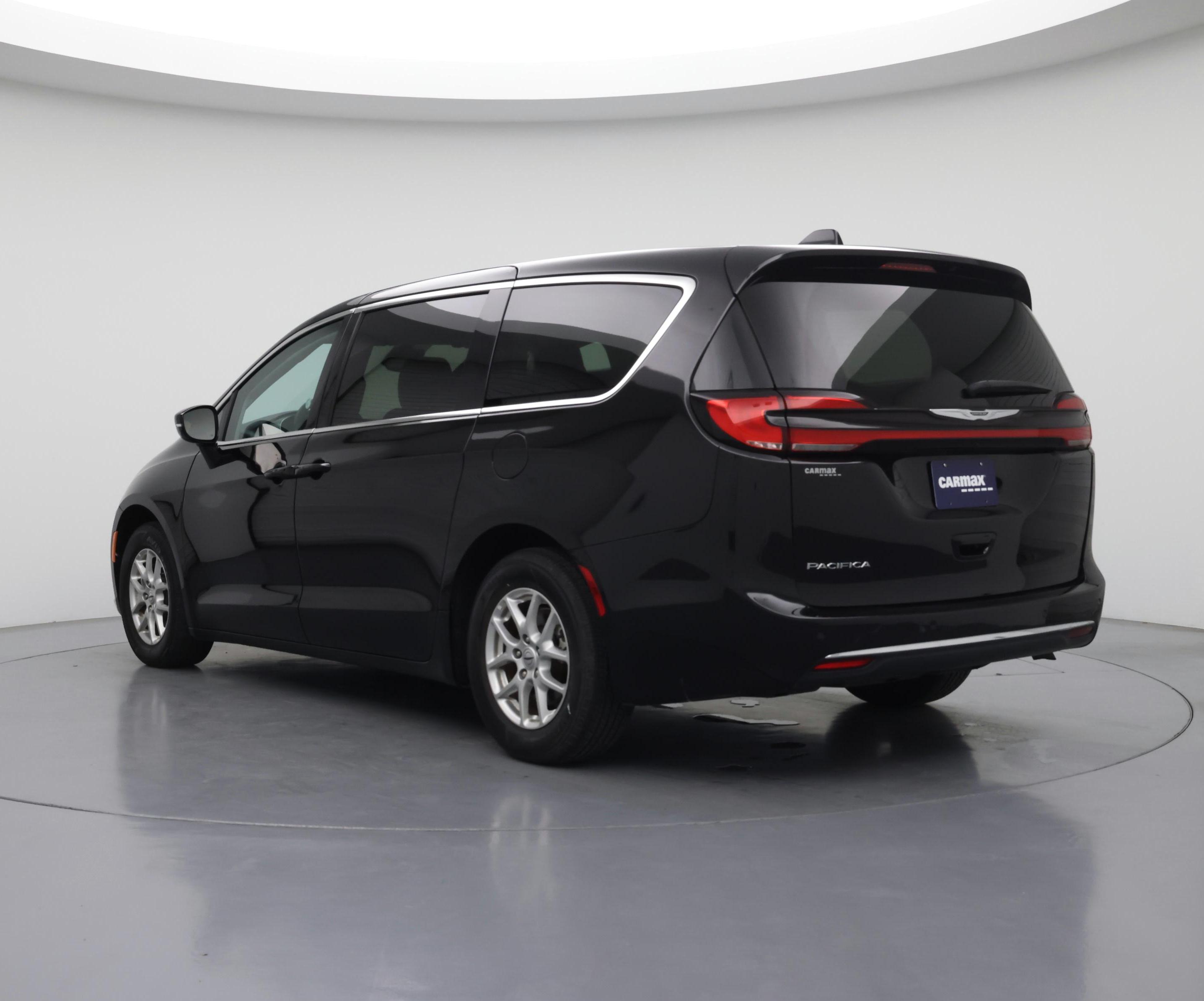 Thumbnail: 2024 Chrysler Pacifica - 2