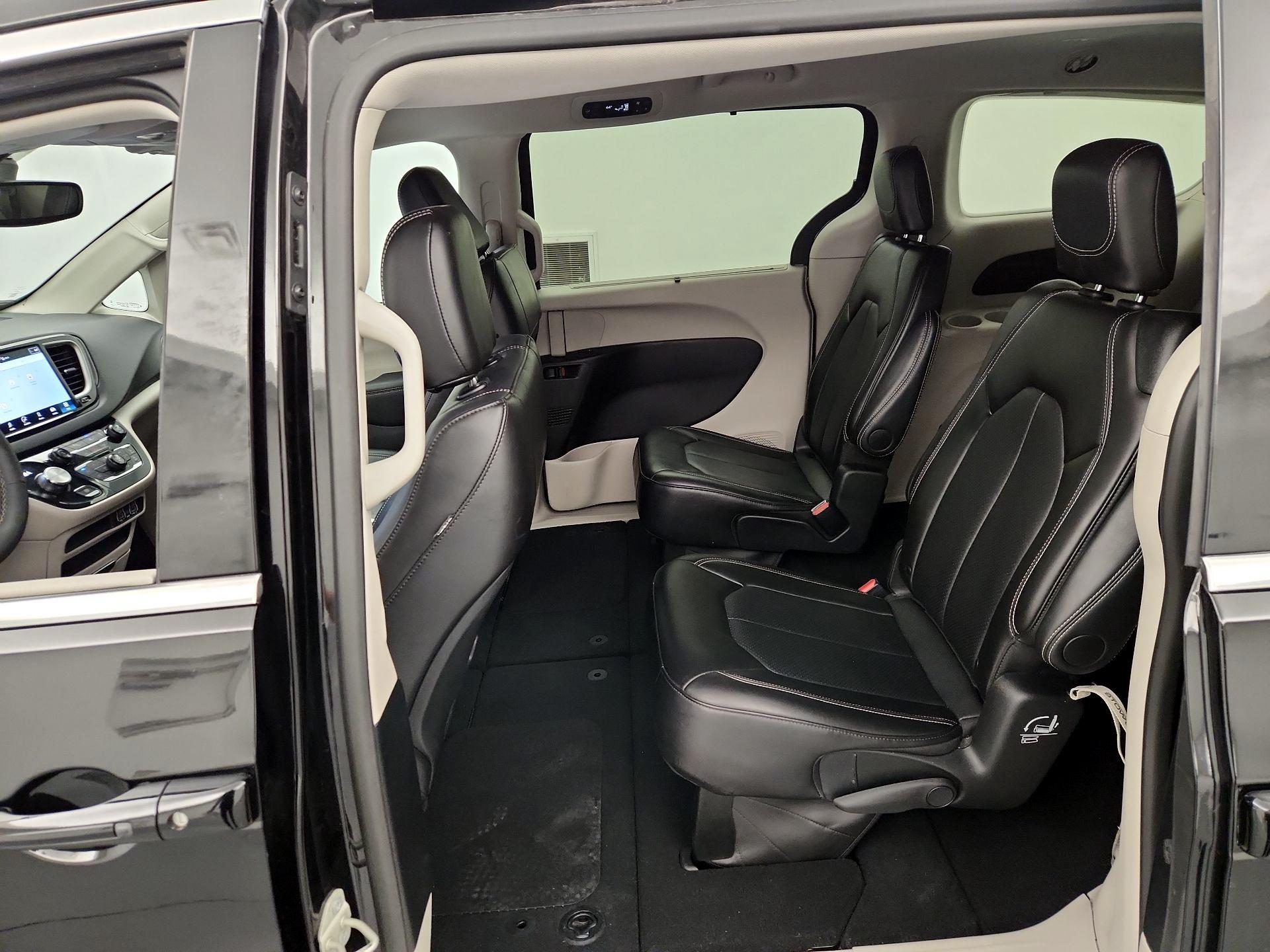 Thumbnail: 2024 Chrysler Pacifica - 19