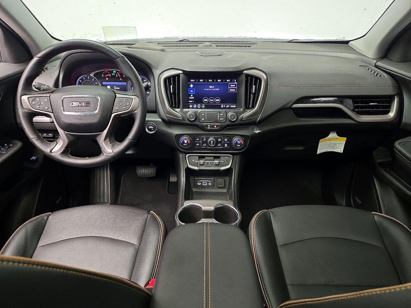 2024 GMC Terrain AT4 - Photo 10
