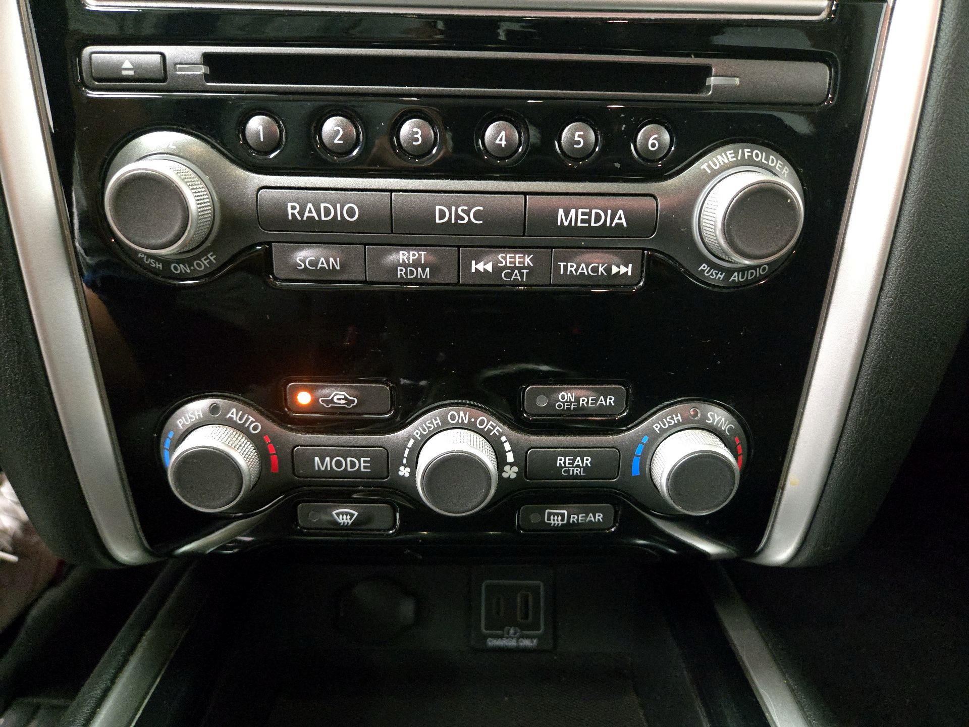 Thumbnail: 2019 Nissan Pathfinder - 16