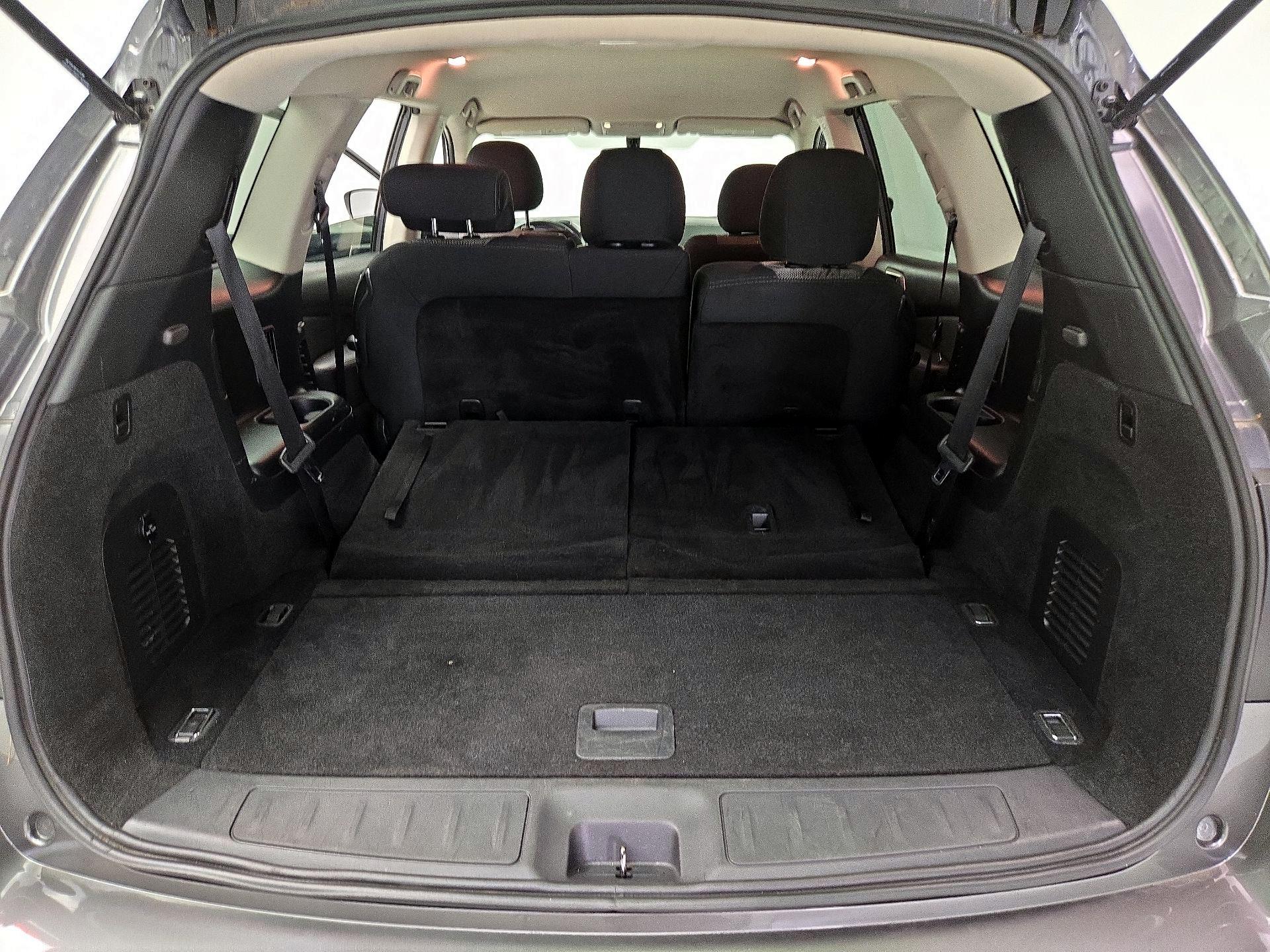 Thumbnail: 2019 Nissan Pathfinder - 17
